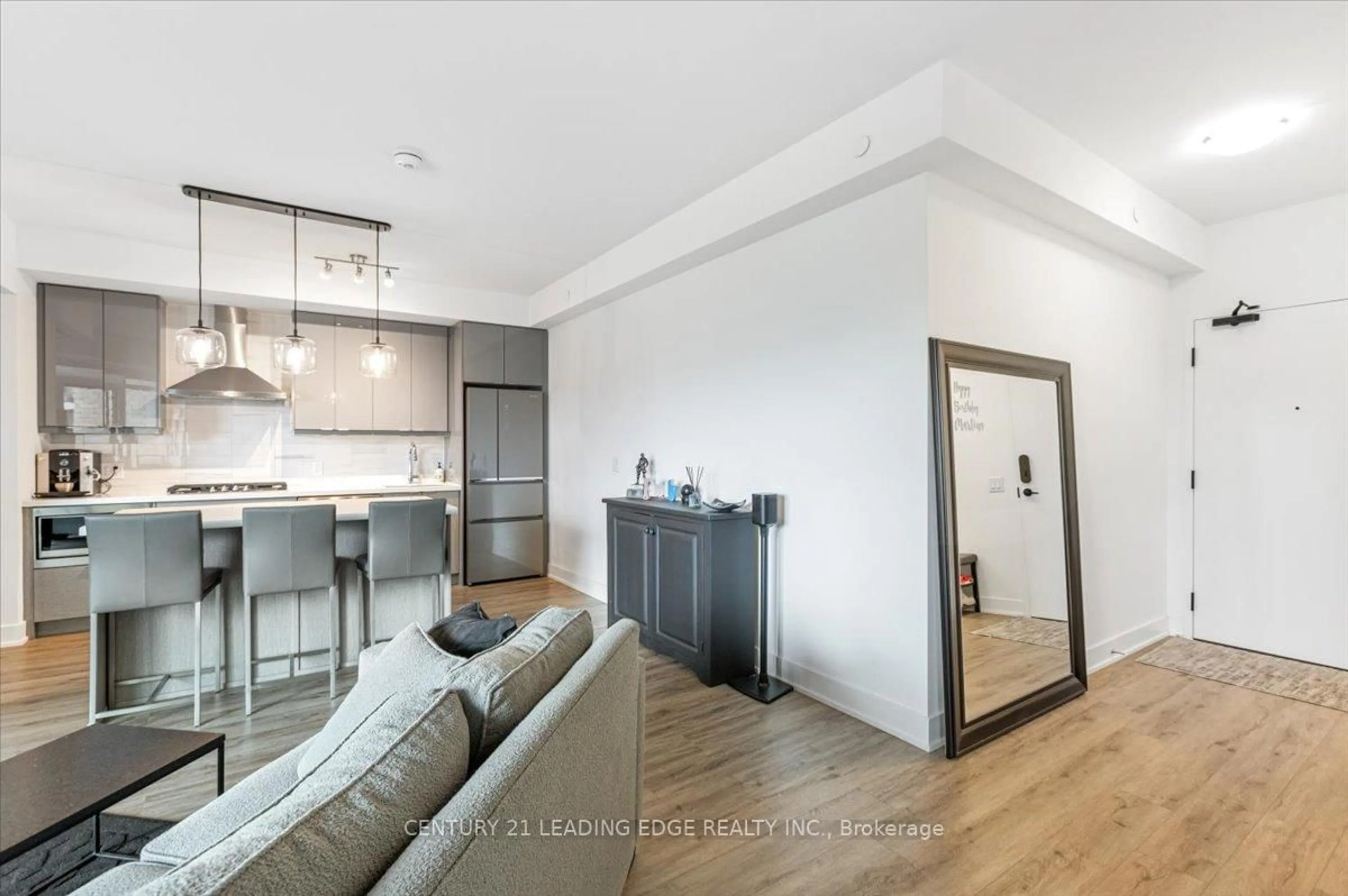 Open concept kitchen, wood/laminate floor for 11782 Ninth Line #401, Whitchurch-Stouffville Ontario L4A 5E9