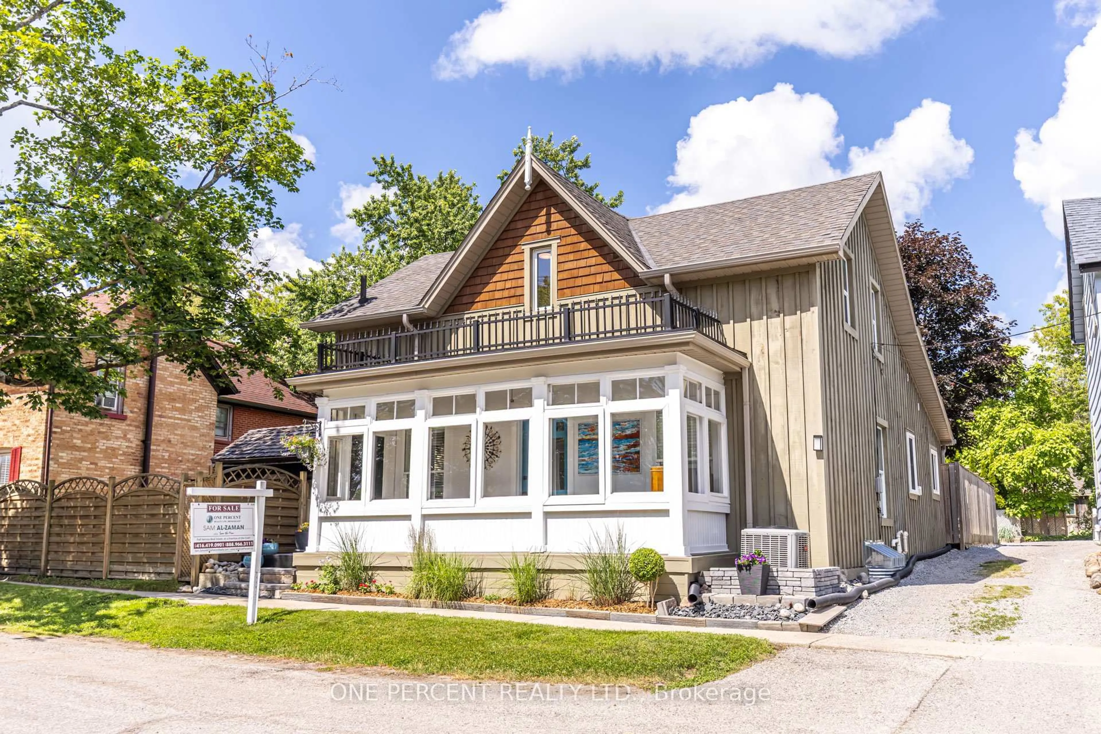 Home with vinyl exterior material, street for 90 Toronto St, Uxbridge Ontario L9P 1C7