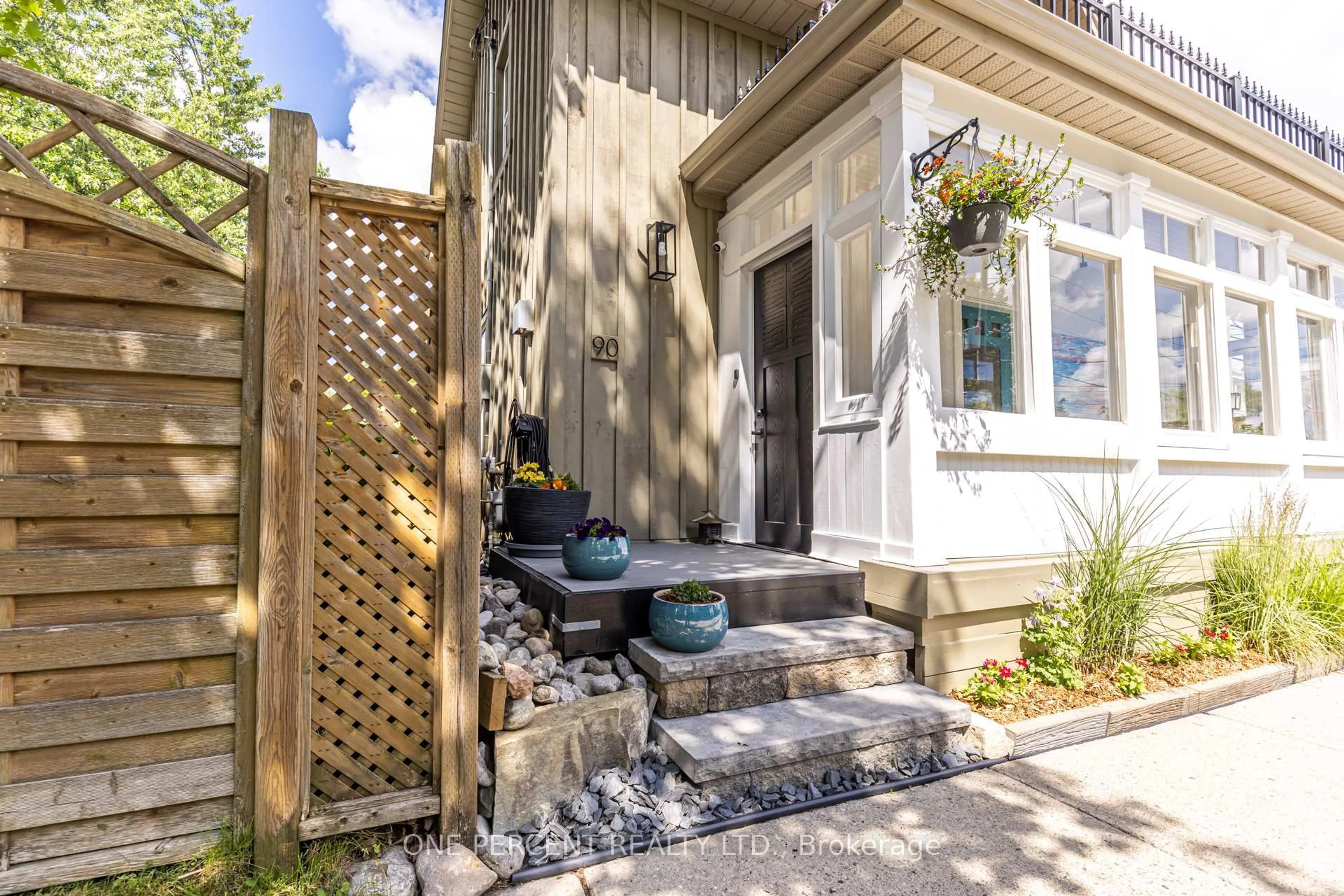 Unknown for 90 Toronto St, Uxbridge Ontario L9P 1C7