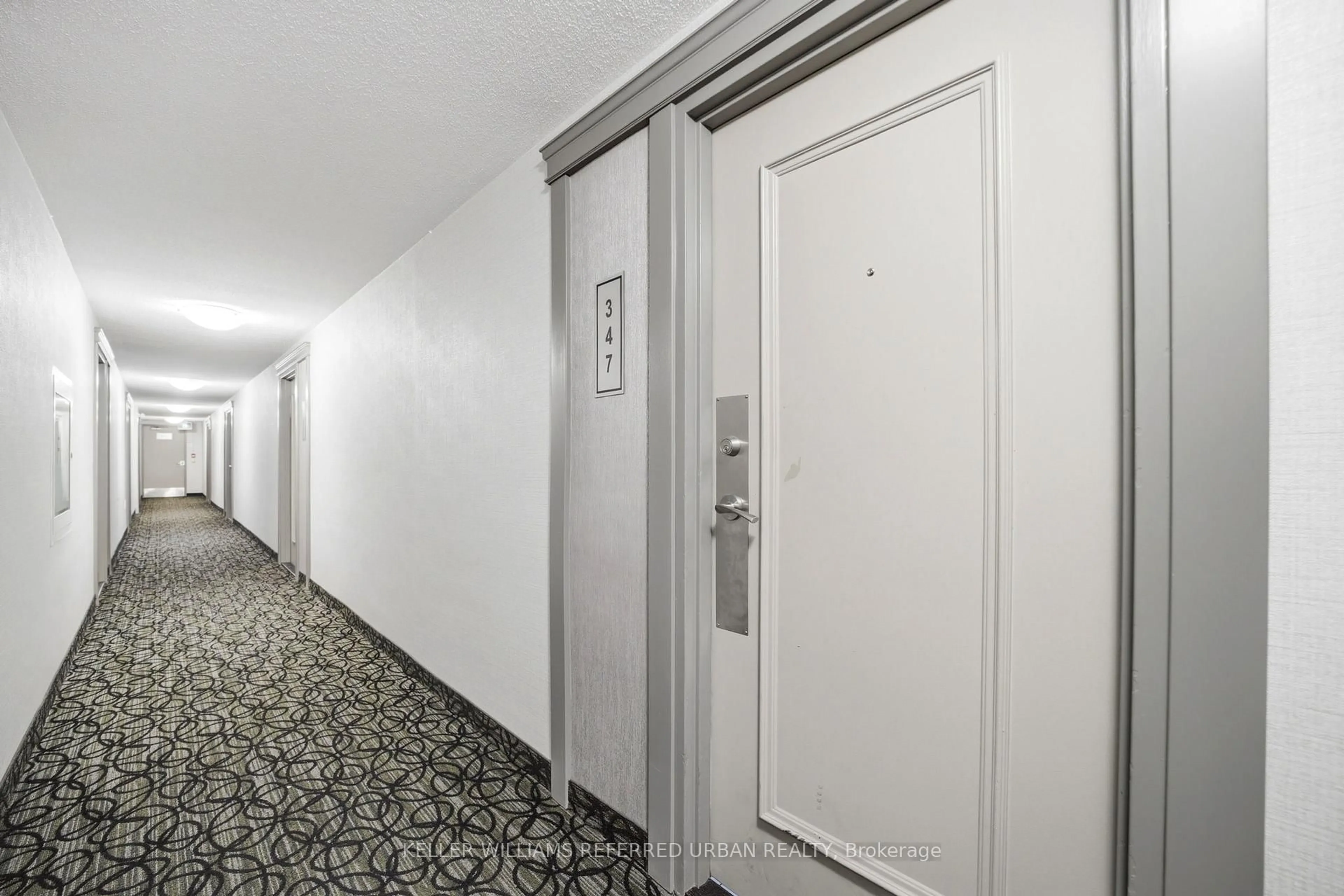 Indoor foyer for 16B Elgin St #347, Markham Ontario L3T 4T4