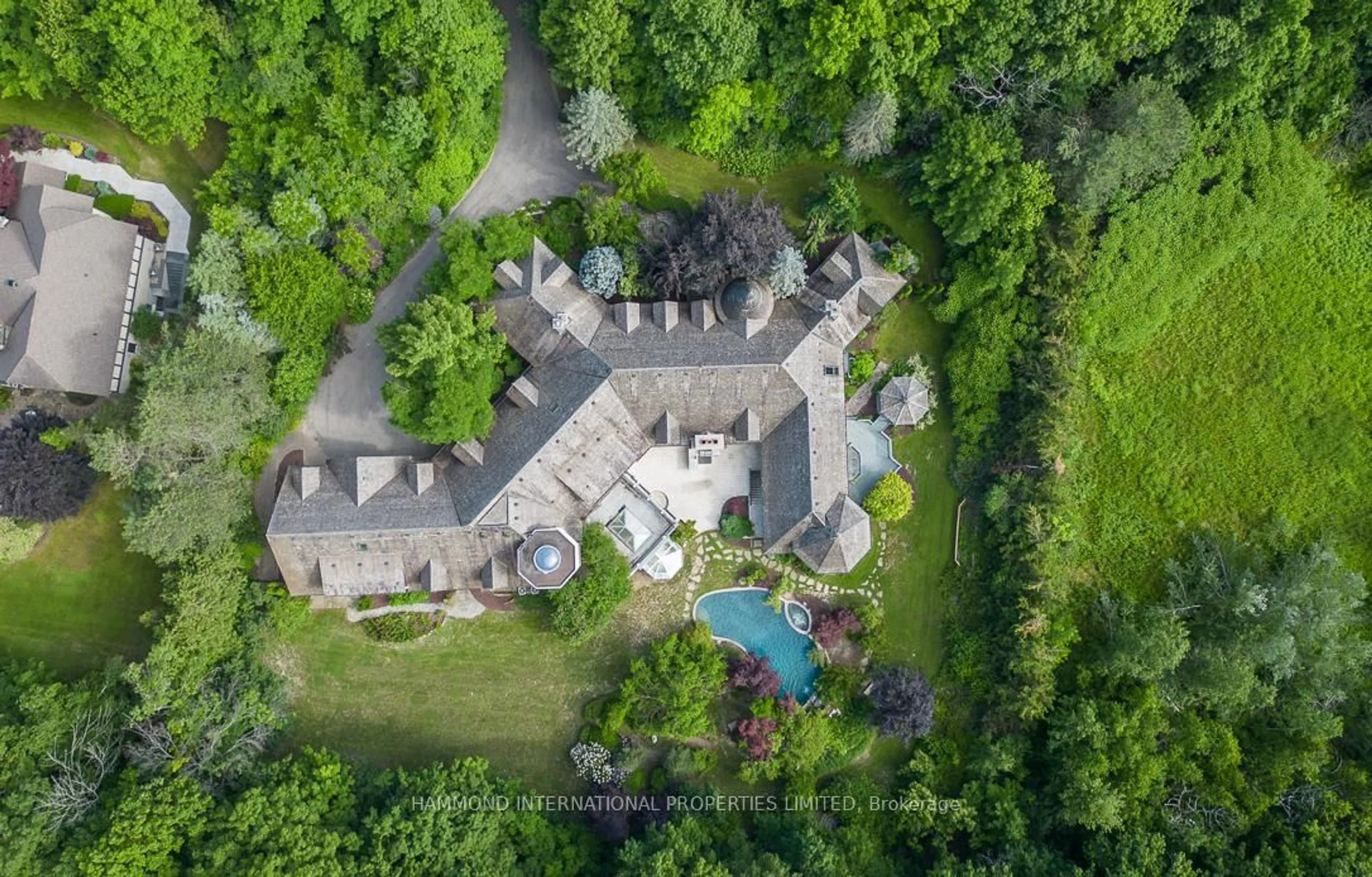 A pic from outside/outdoor area/front of a property/back of a property/a pic from drone, unknown for 76 Quail Run Blvd, Vaughan Ontario L6A 1E9