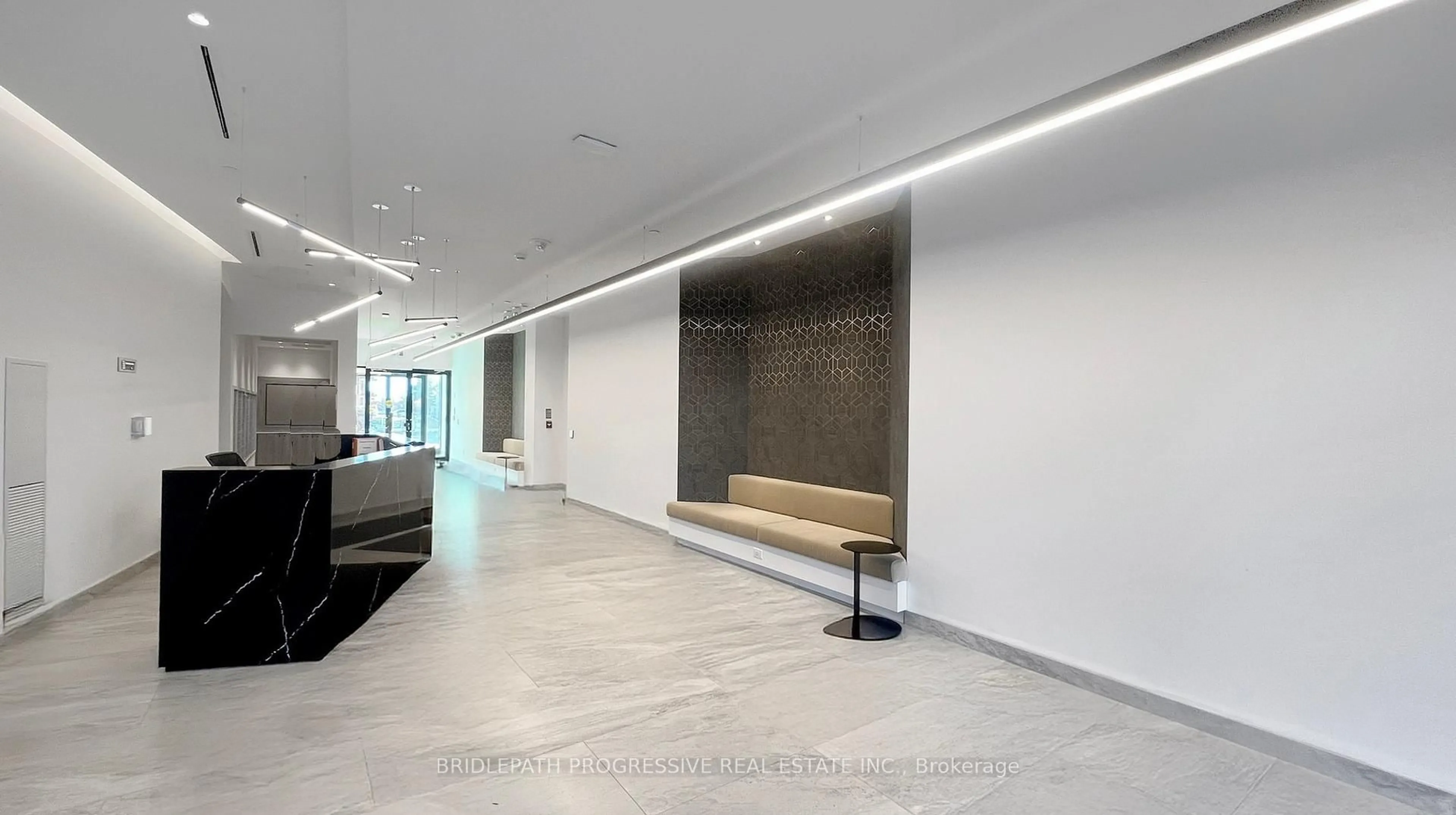 Indoor foyer for 6 David Eyer Rd #518, Richmond Hill Ontario L4S 0N5