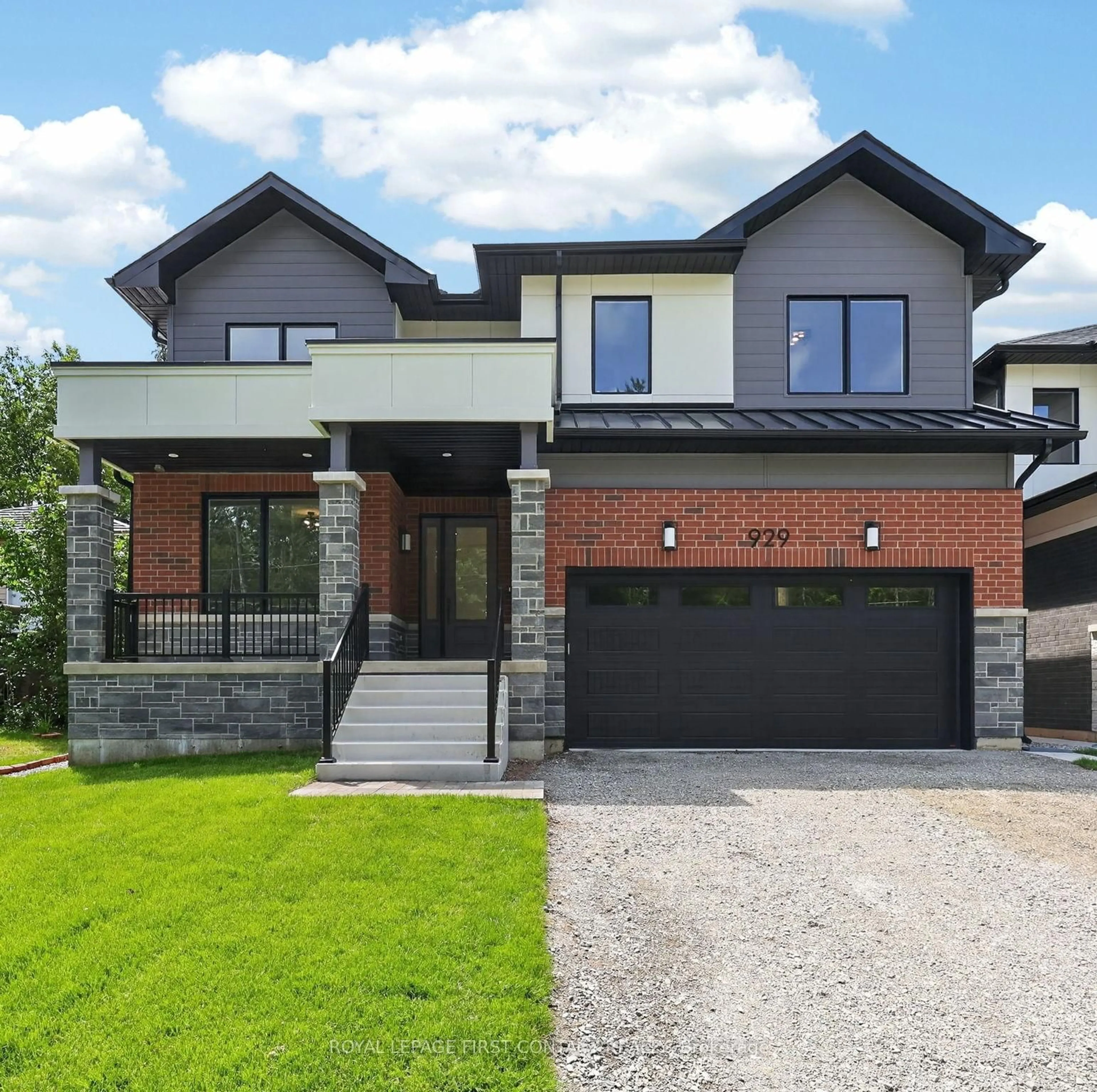 Home with brick exterior material, street for 929 7th Line, Innisfil Ontario L9S 4G1