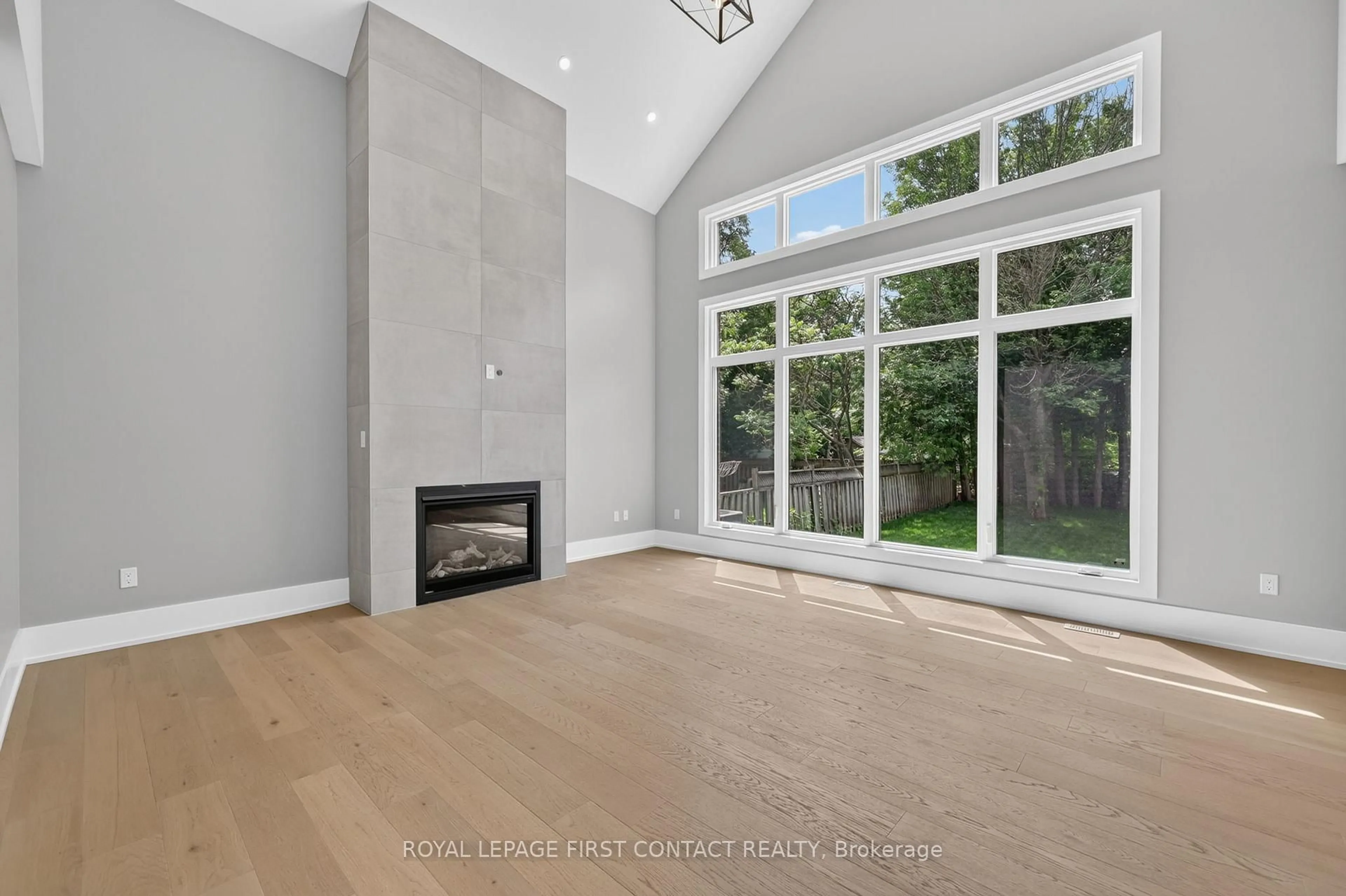 A pic of a room for 929 7th Line, Innisfil Ontario L9S 4G1