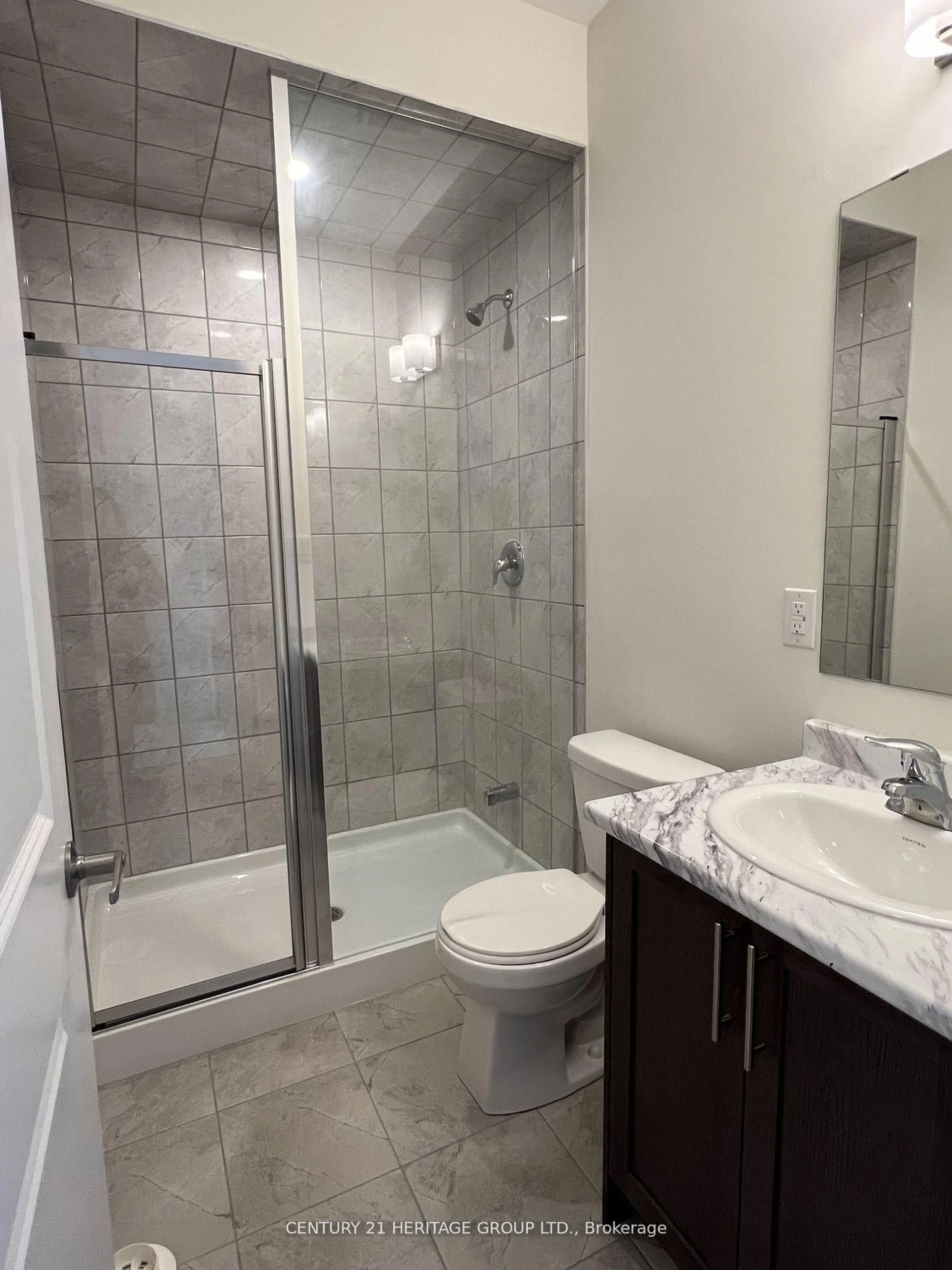 Standard bathroom, unknown for 55 Mikayla Lane, Markham Ontario L1M 2J1