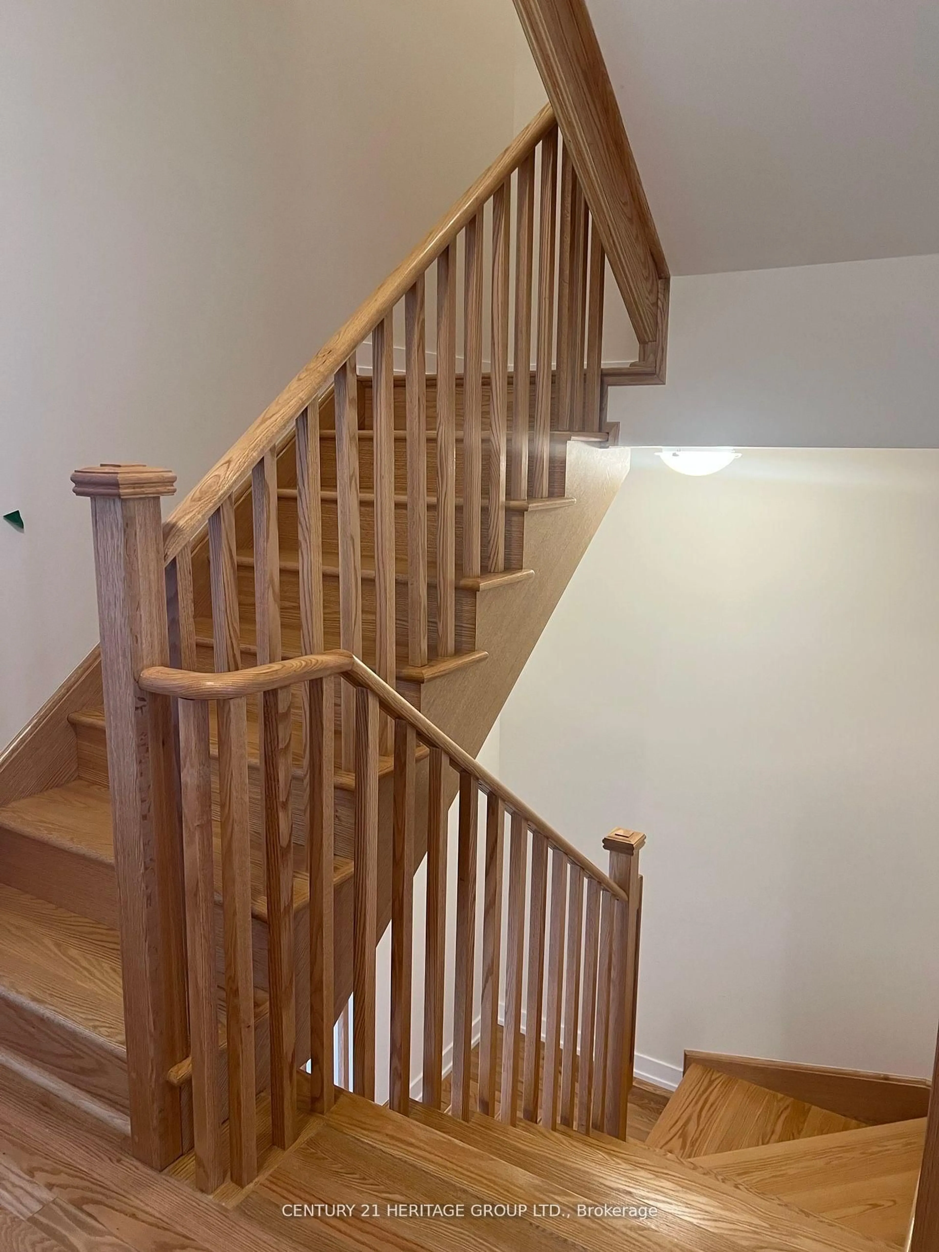 Stairs for 55 Mikayla Lane, Markham Ontario L1M 2J1