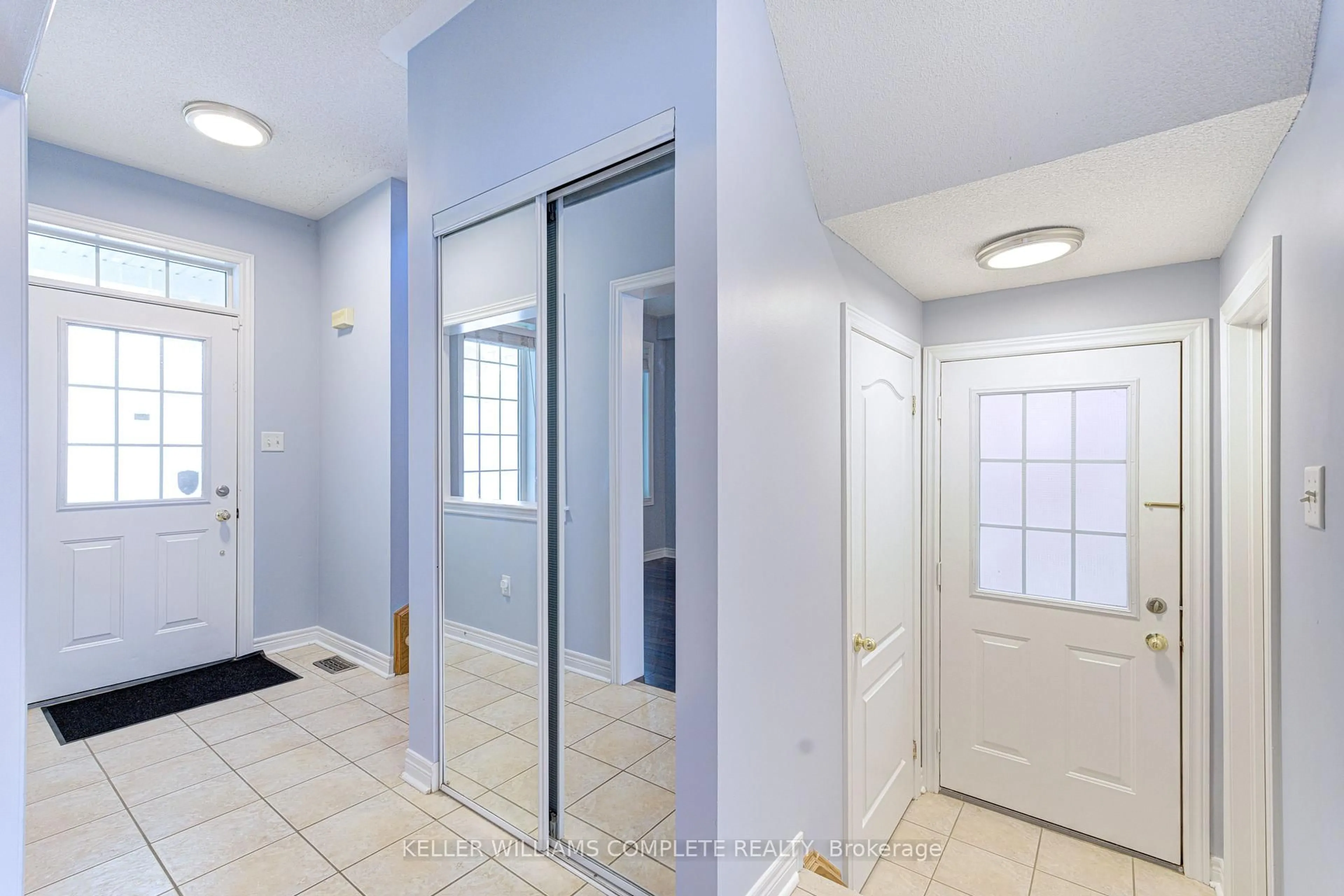 Indoor entryway for 43 Colchester St, Markham Ontario L6B 1K4