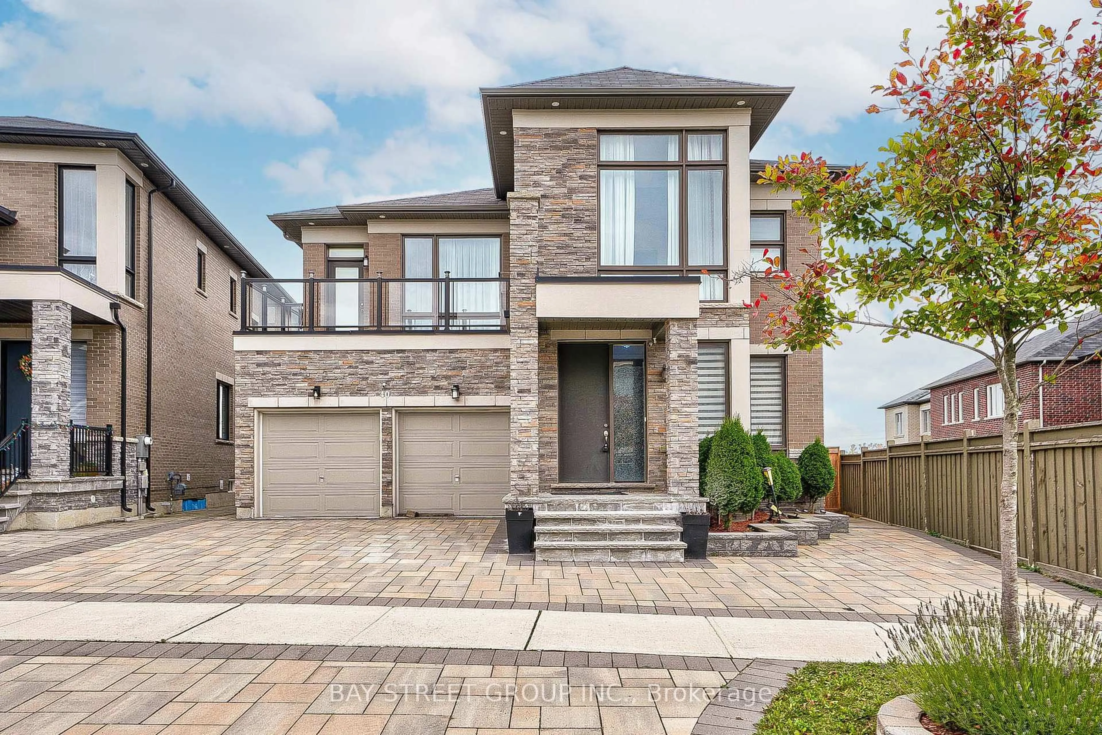 Home with brick exterior material, street for 40 Conklin Cres, Aurora Ontario L4G 0Z2