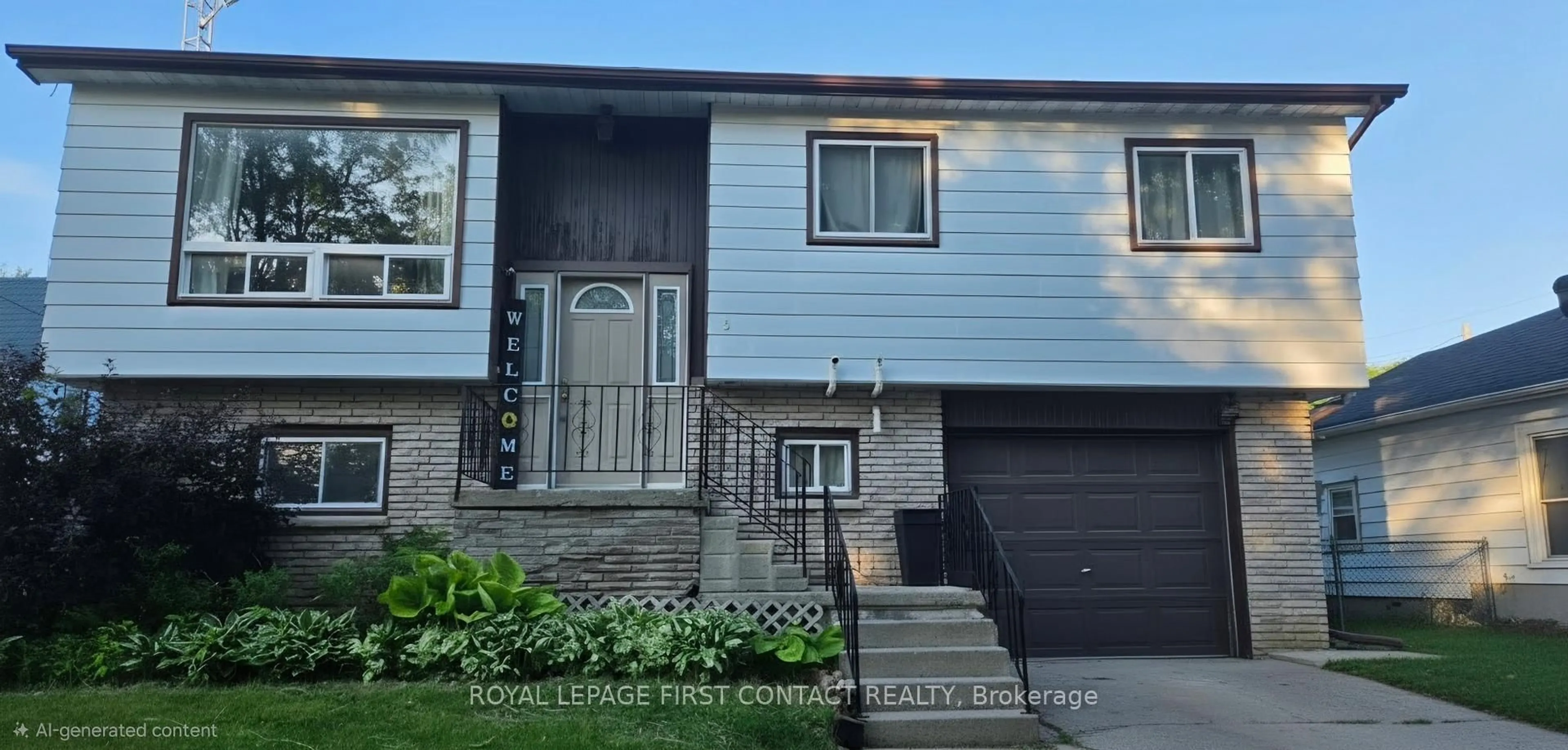 Home with vinyl exterior material, street for 5 Elizabeth St, Innisfil Ontario L0L 1L0