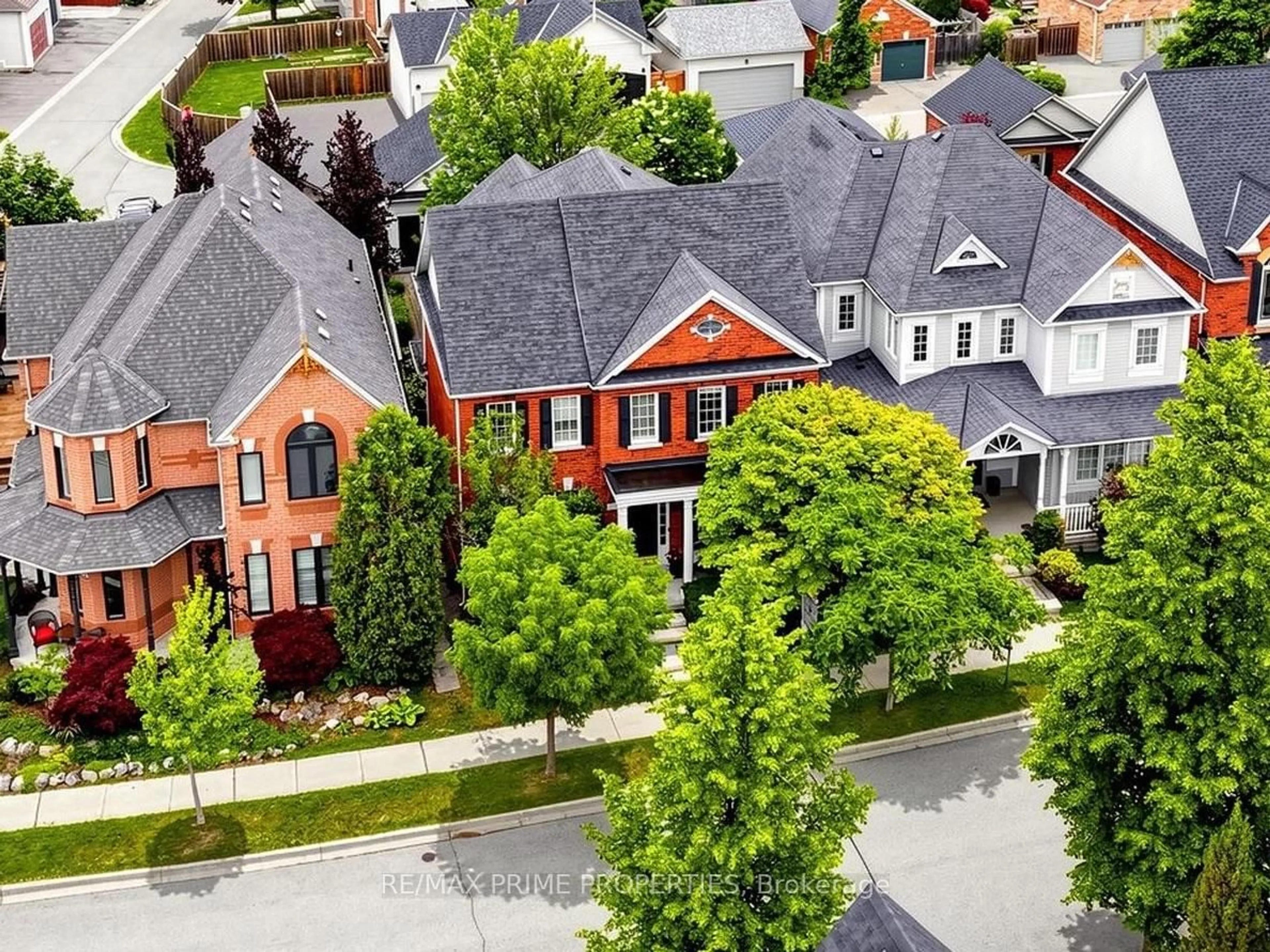 A pic from outside/outdoor area/front of a property/back of a property/a pic from drone, unknown for 68 The Meadows Ave, Markham Ontario L6B 1B6