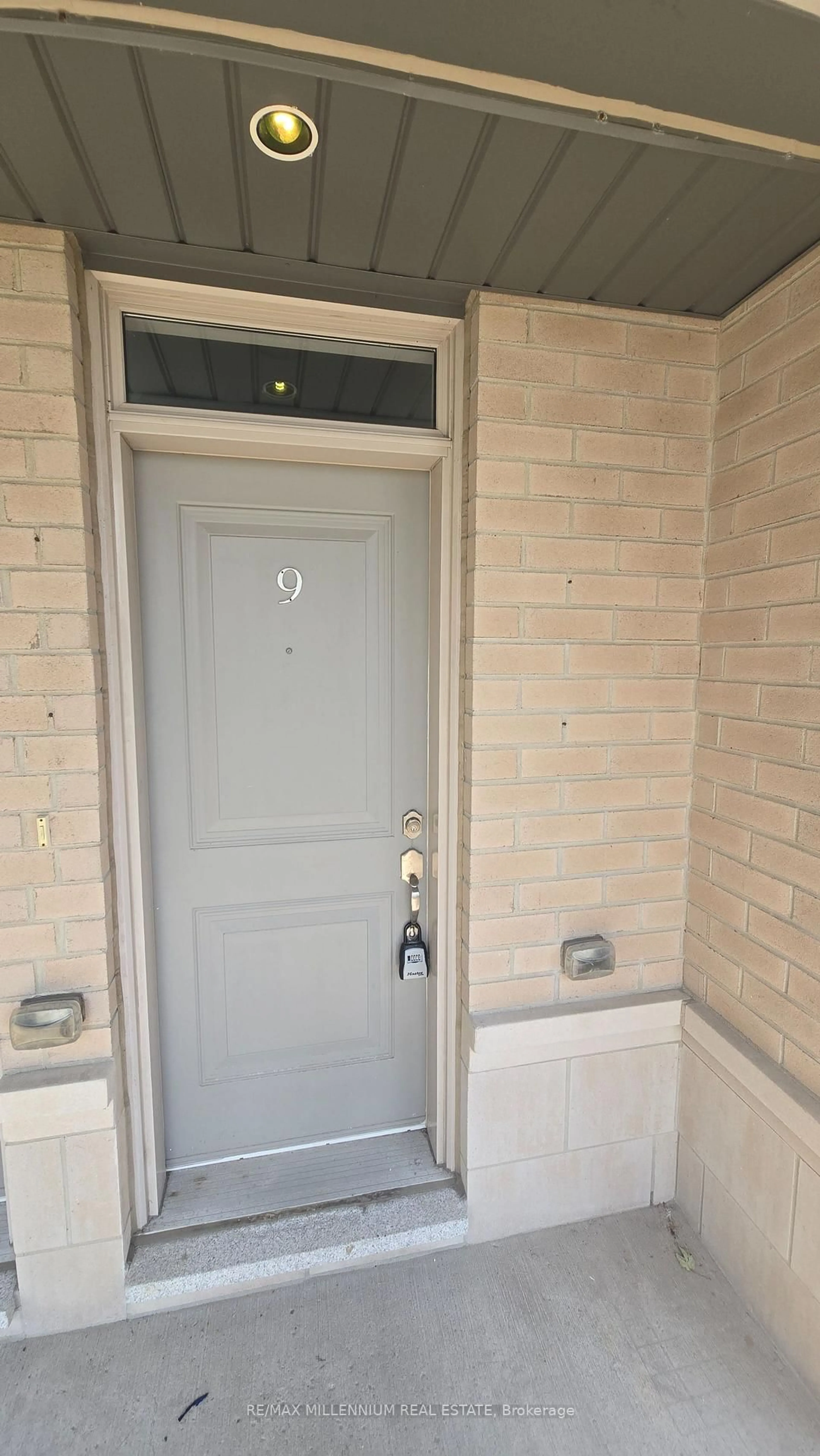 Indoor entryway for 9601 Jane St #9, Vaughan Ontario L6A 4G5