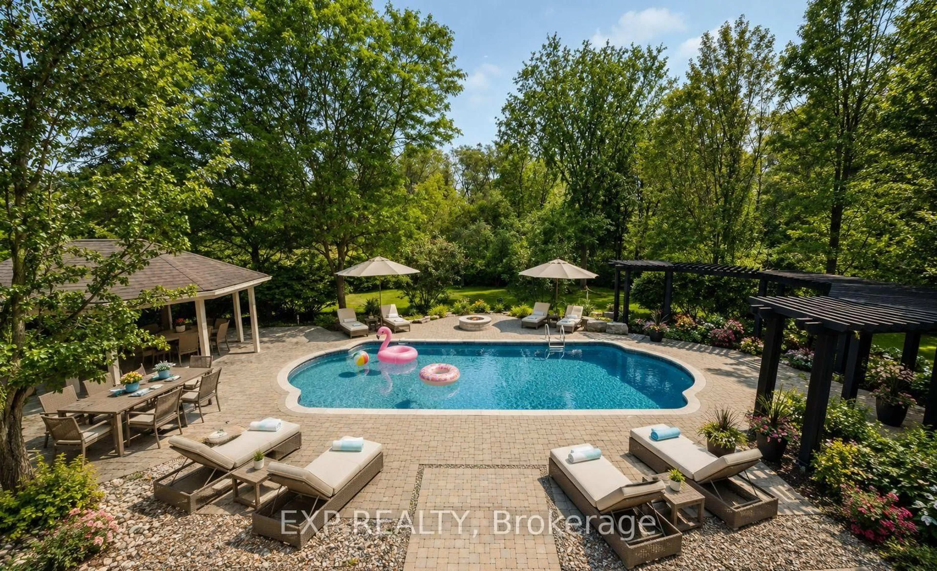 Pool for 203 St John's Sdrd, Aurora Ontario L4G 6K1
