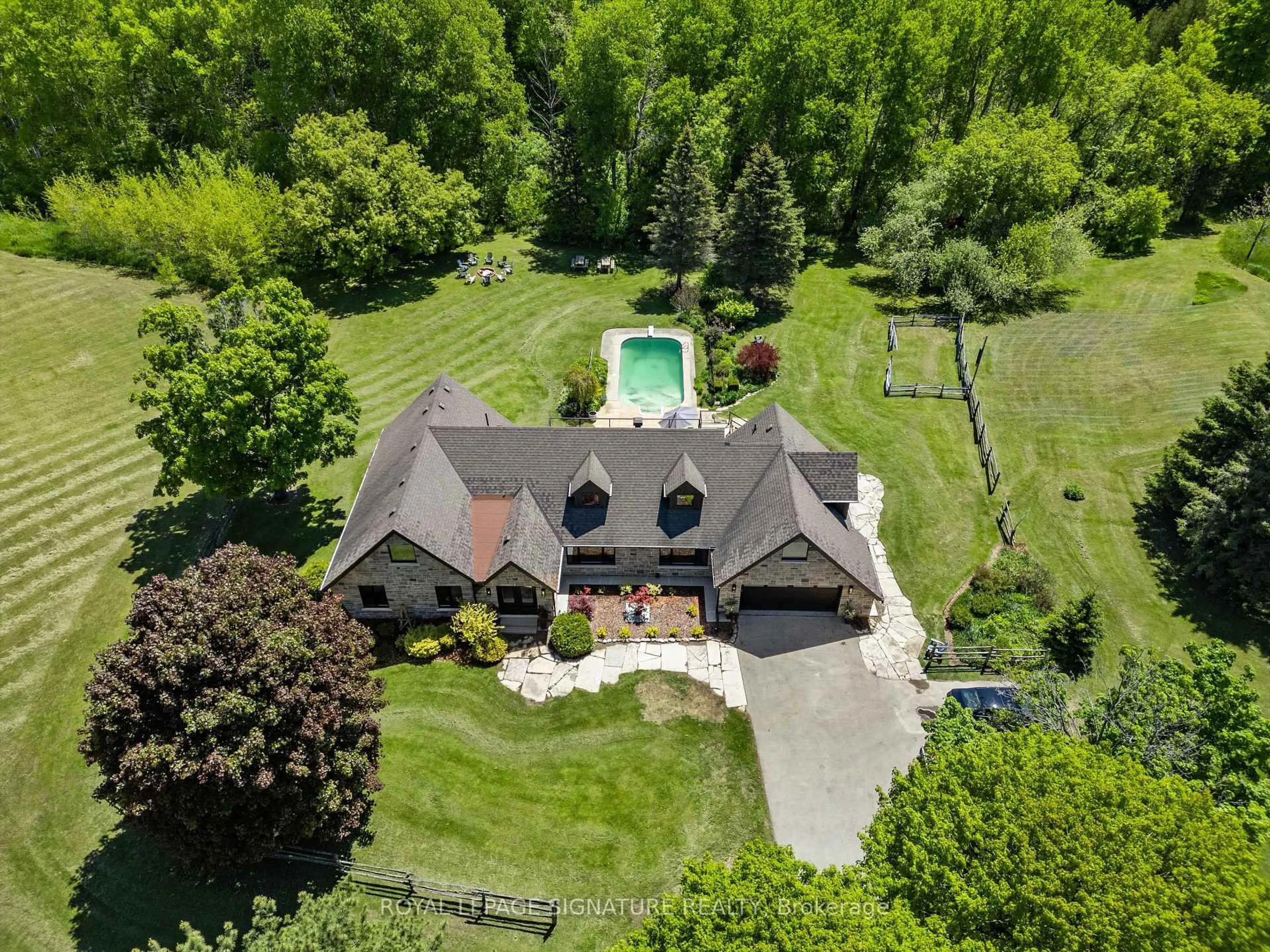 A pic from outside/outdoor area/front of a property/back of a property/a pic from drone, unknown for 16455 11th Concession, King Ontario L0G 1T0