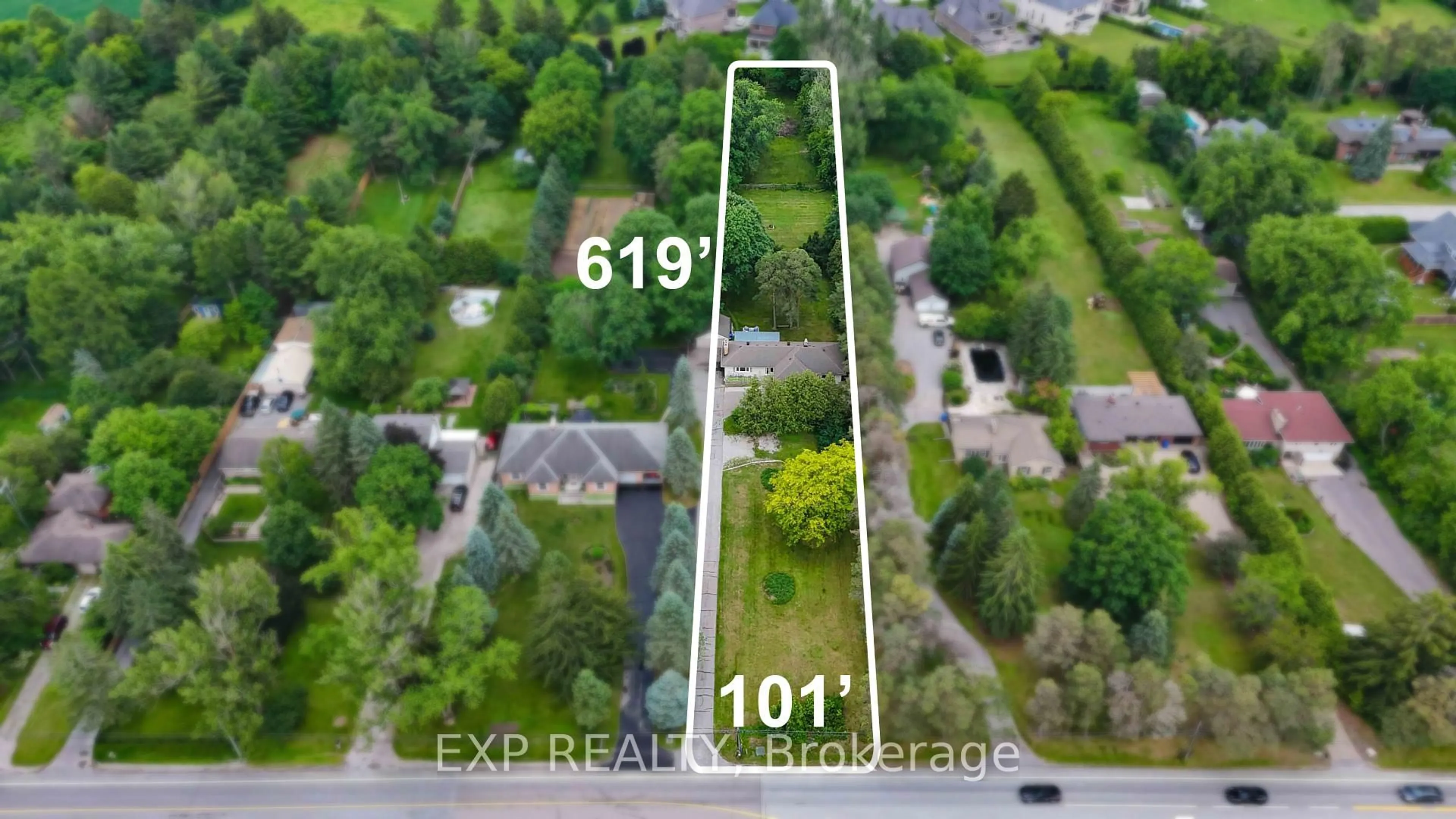 A pic from outside/outdoor area/front of a property/back of a property/a pic from drone, street for 5373 Aurora Rd, Whitchurch-Stouffville Ontario L4A 7X4