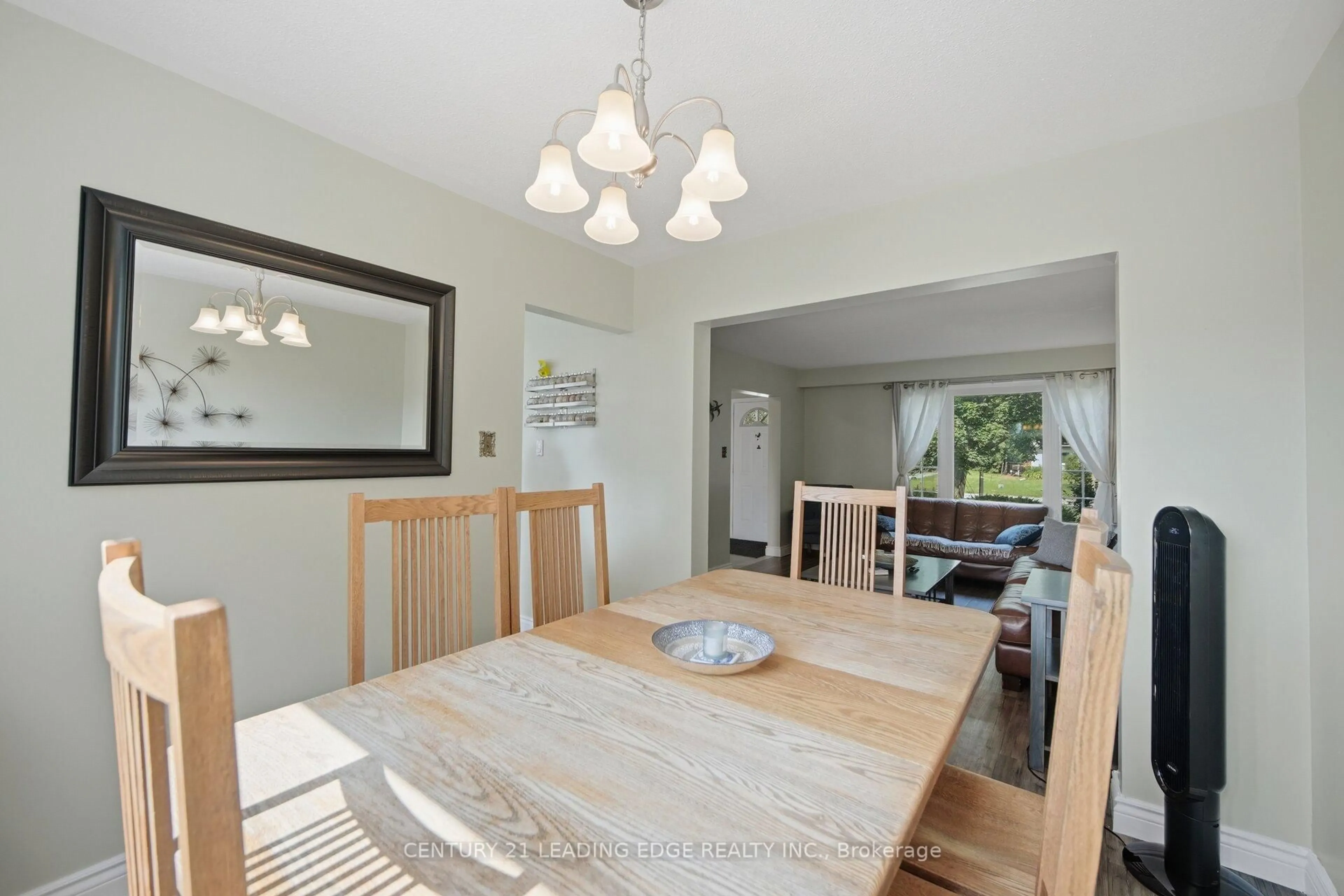Dining room, unknown for 108 Millard St, Whitchurch-Stouffville Ontario L4A 5A1