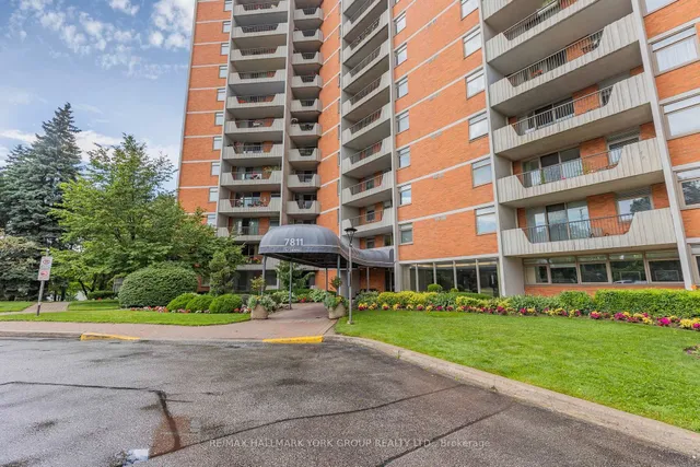 7811 Yonge St #1007, Markham 3