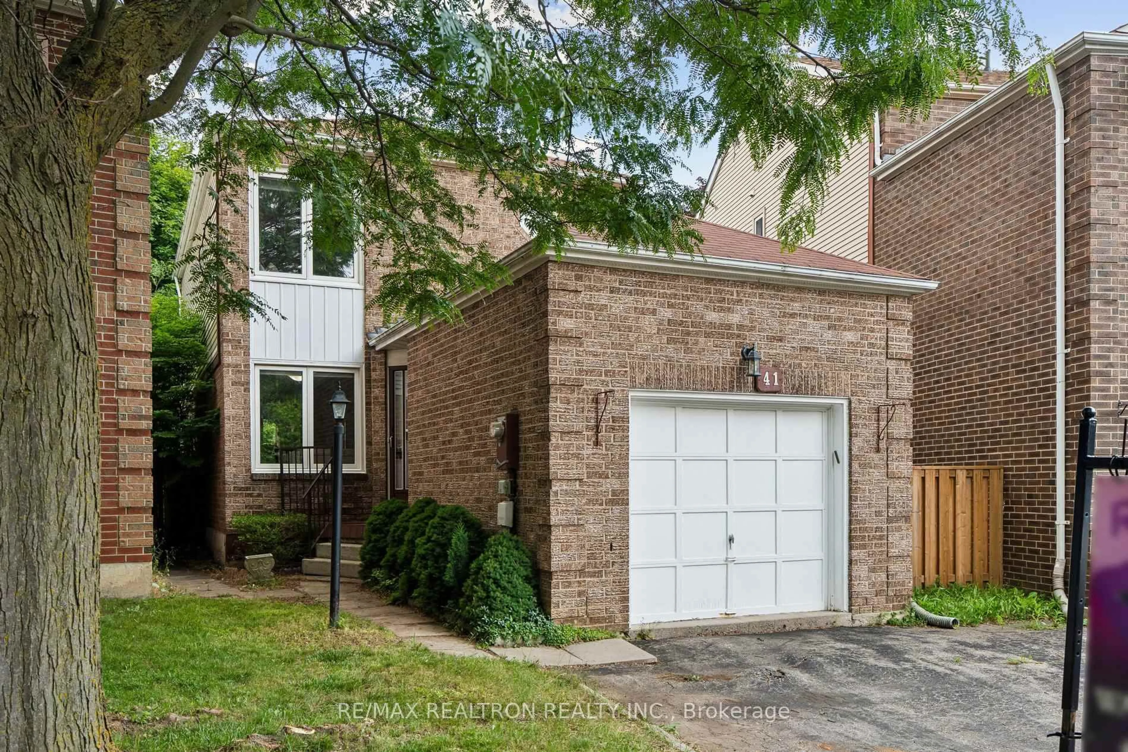 Home with brick exterior material, street for 41 Thornbury Circ, Vaughan Ontario L4J 5C3