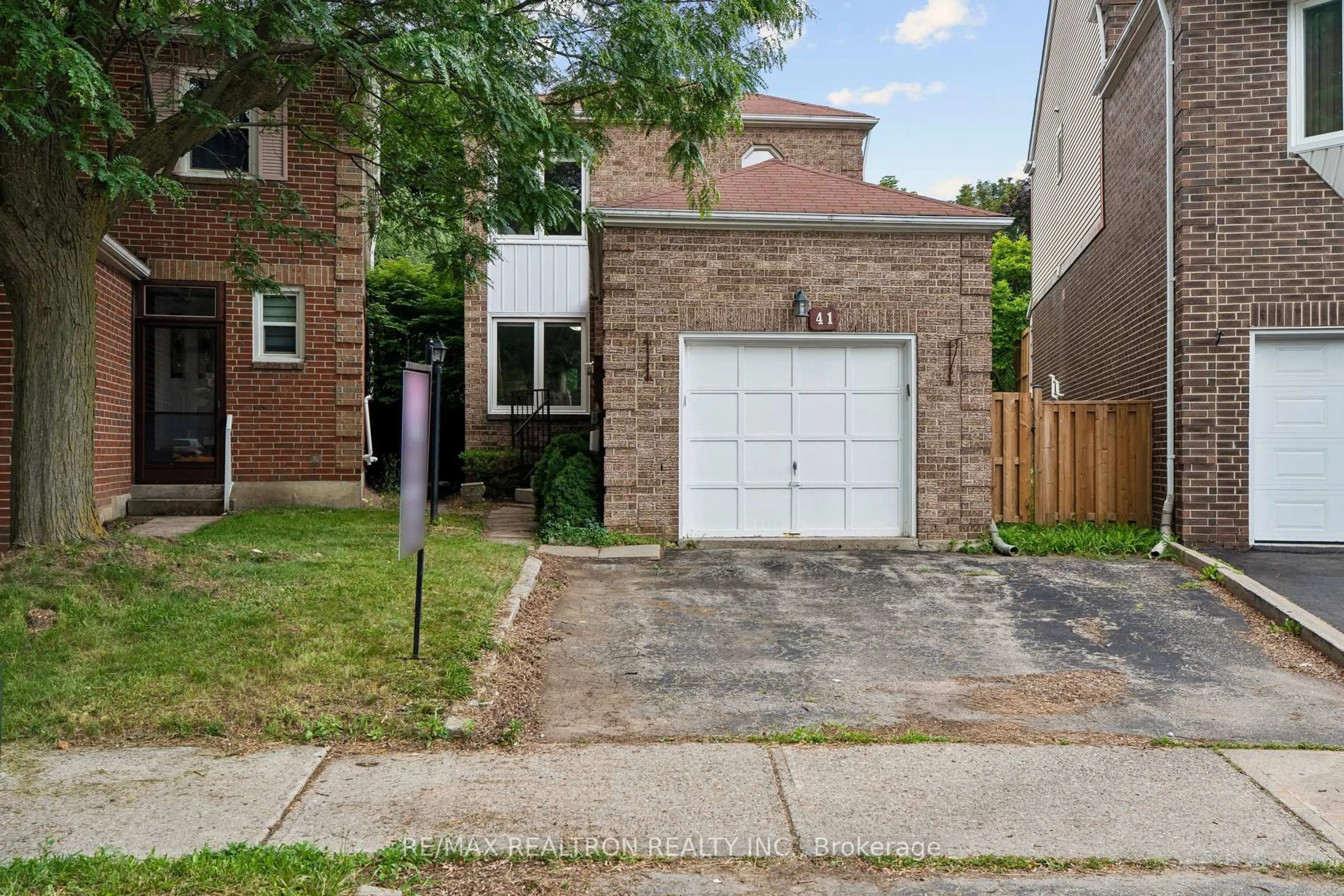 Home with brick exterior material, street for 41 Thornbury Circ, Vaughan Ontario L4J 5C3