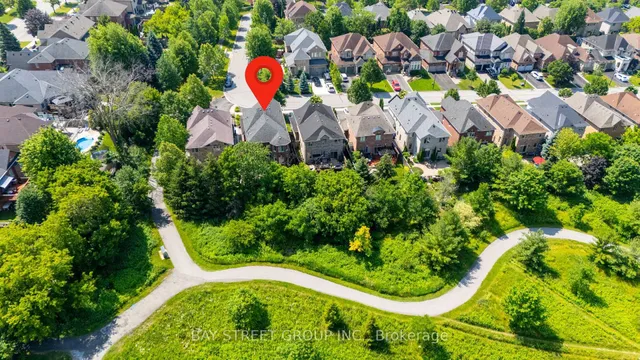995 Nellie Little Cres, Newmarket 3