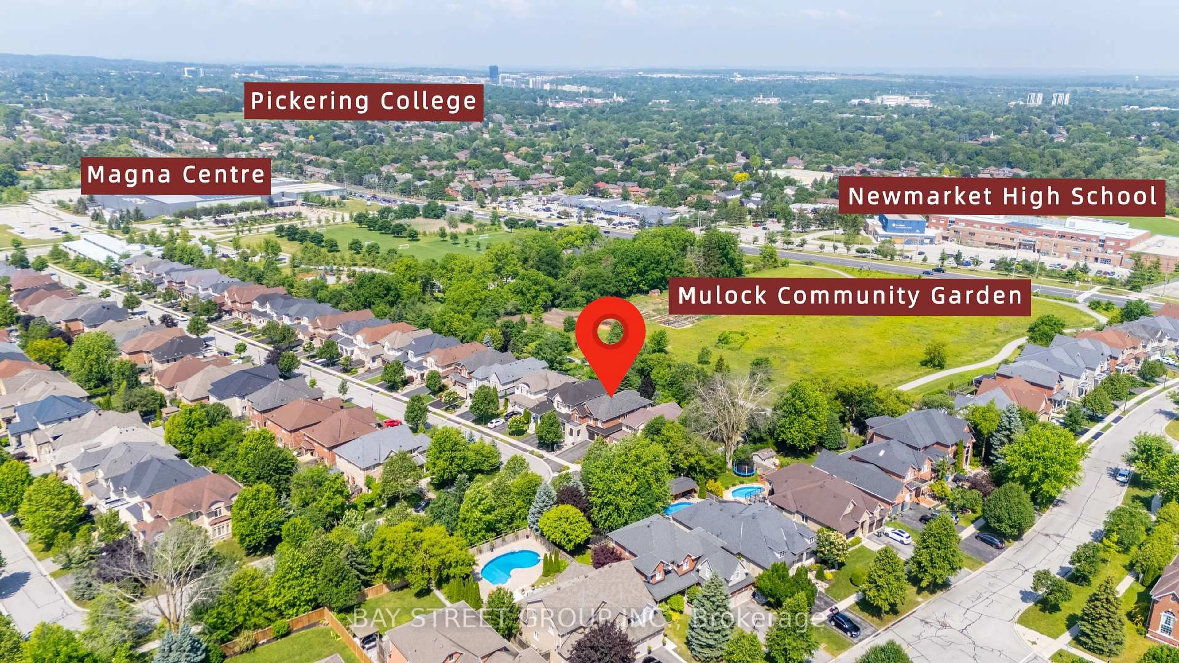 A pic from outside/outdoor area/front of a property/back of a property/a pic from drone, city buildings view from balcony for 995 Nellie Little Cres, Newmarket Ontario L3X 3E6