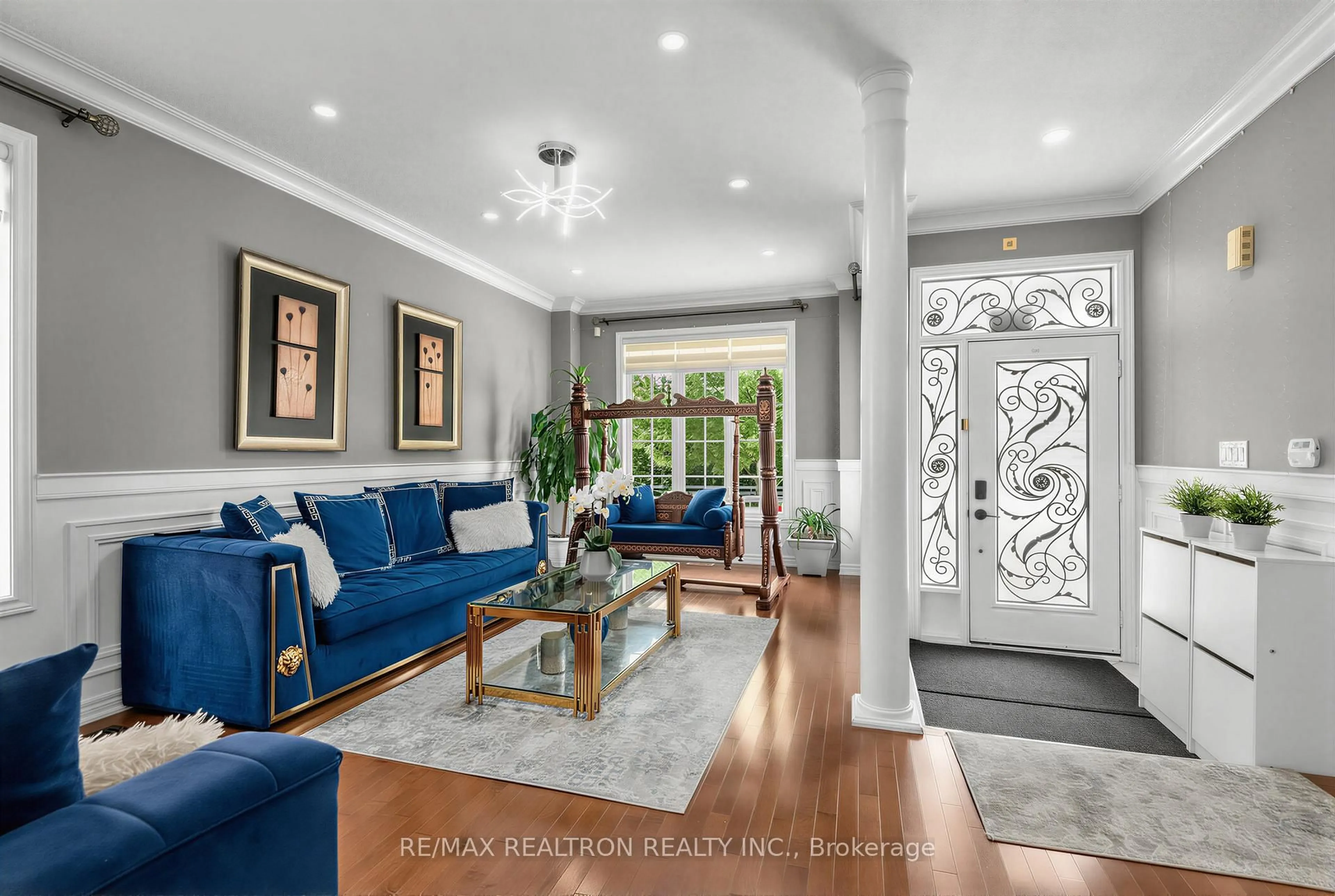 Living room with furniture, ceramic/tile floor for 78 Oakborough Dr, Markham Ontario L6B 0H4