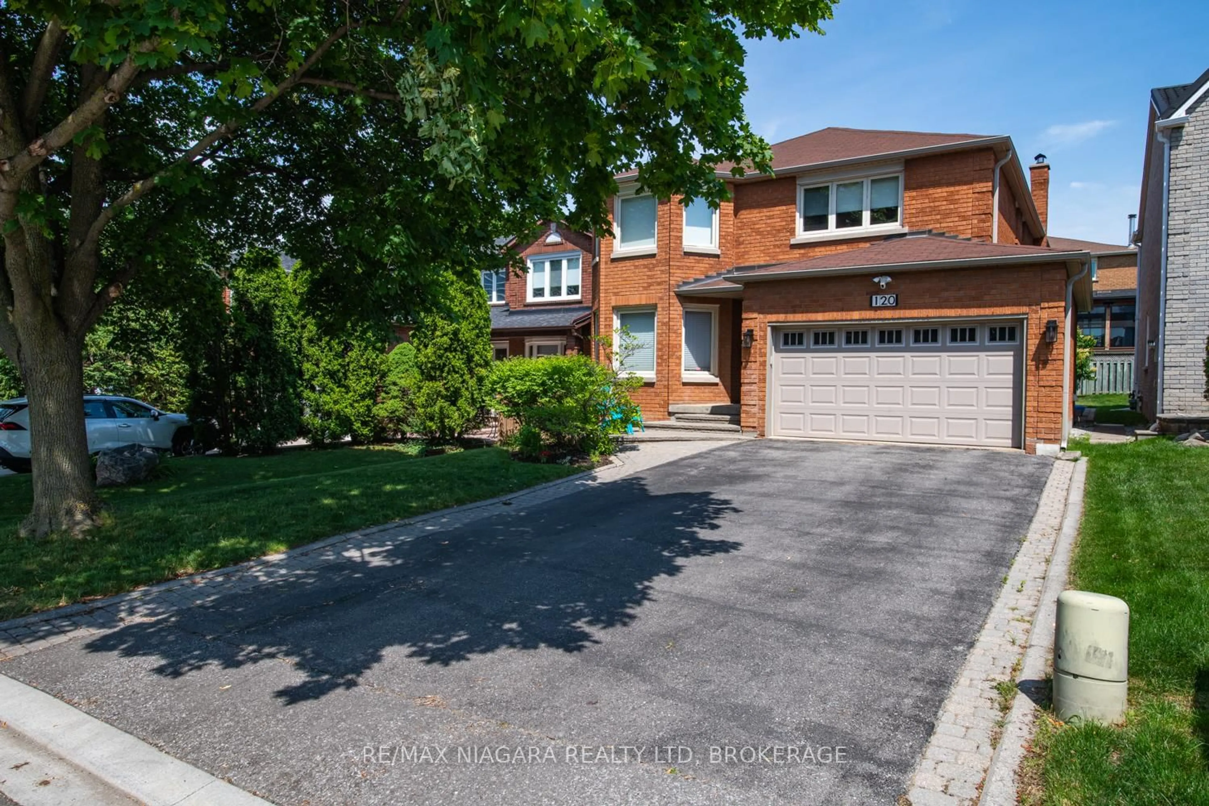 Home with brick exterior material, street for 120 Janesville Rd, Vaughan Ontario L4J 7A2