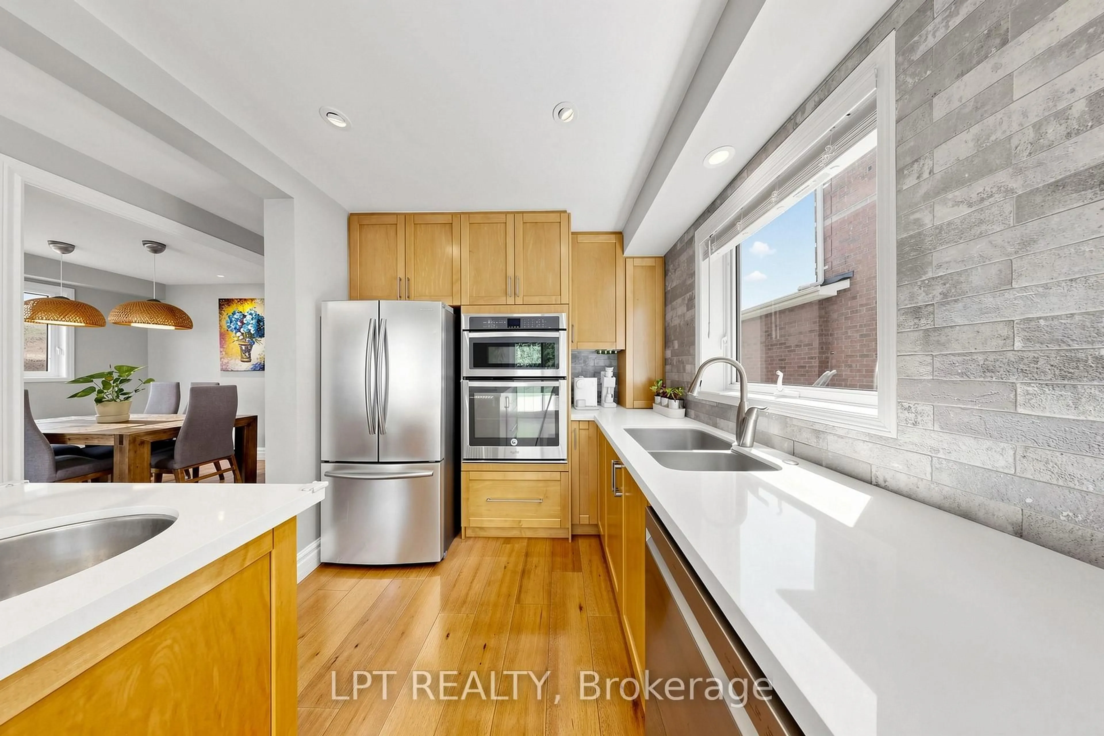 Contemporary kitchen, ceramic/tile floor for 30 Pentland Cres, Vaughan Ontario L6A 1T5
