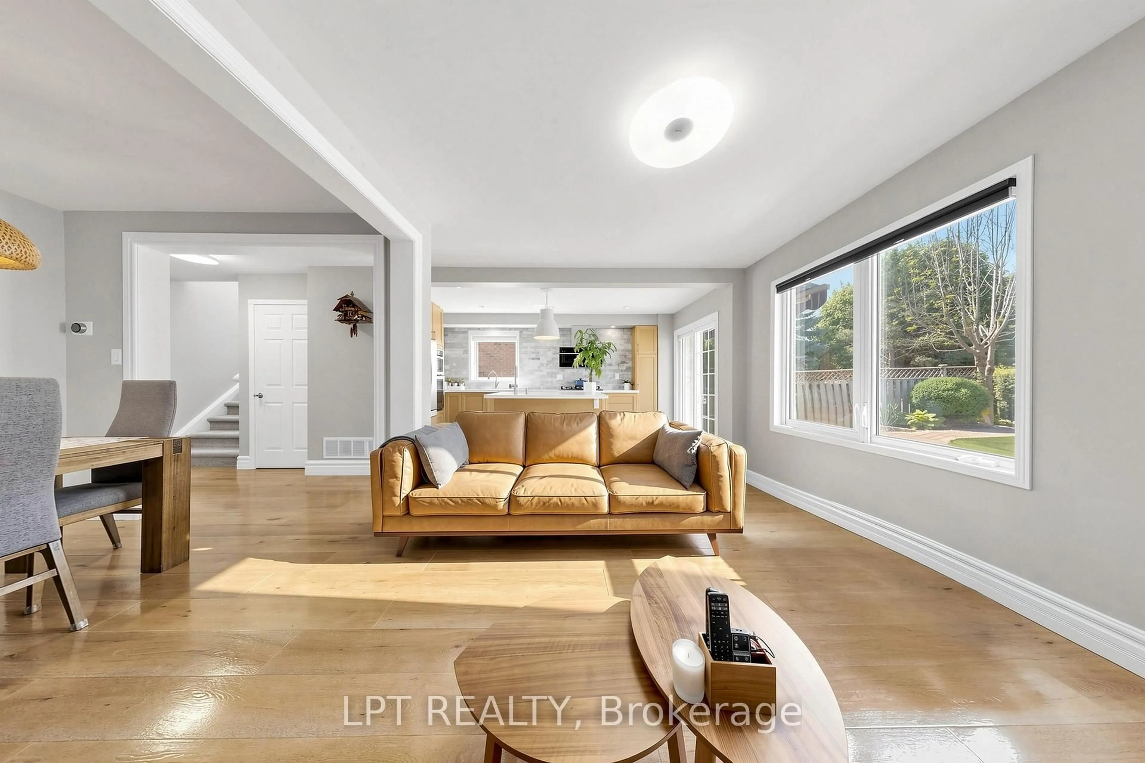 Living room with furniture, unknown for 30 Pentland Cres, Vaughan Ontario L6A 1T5
