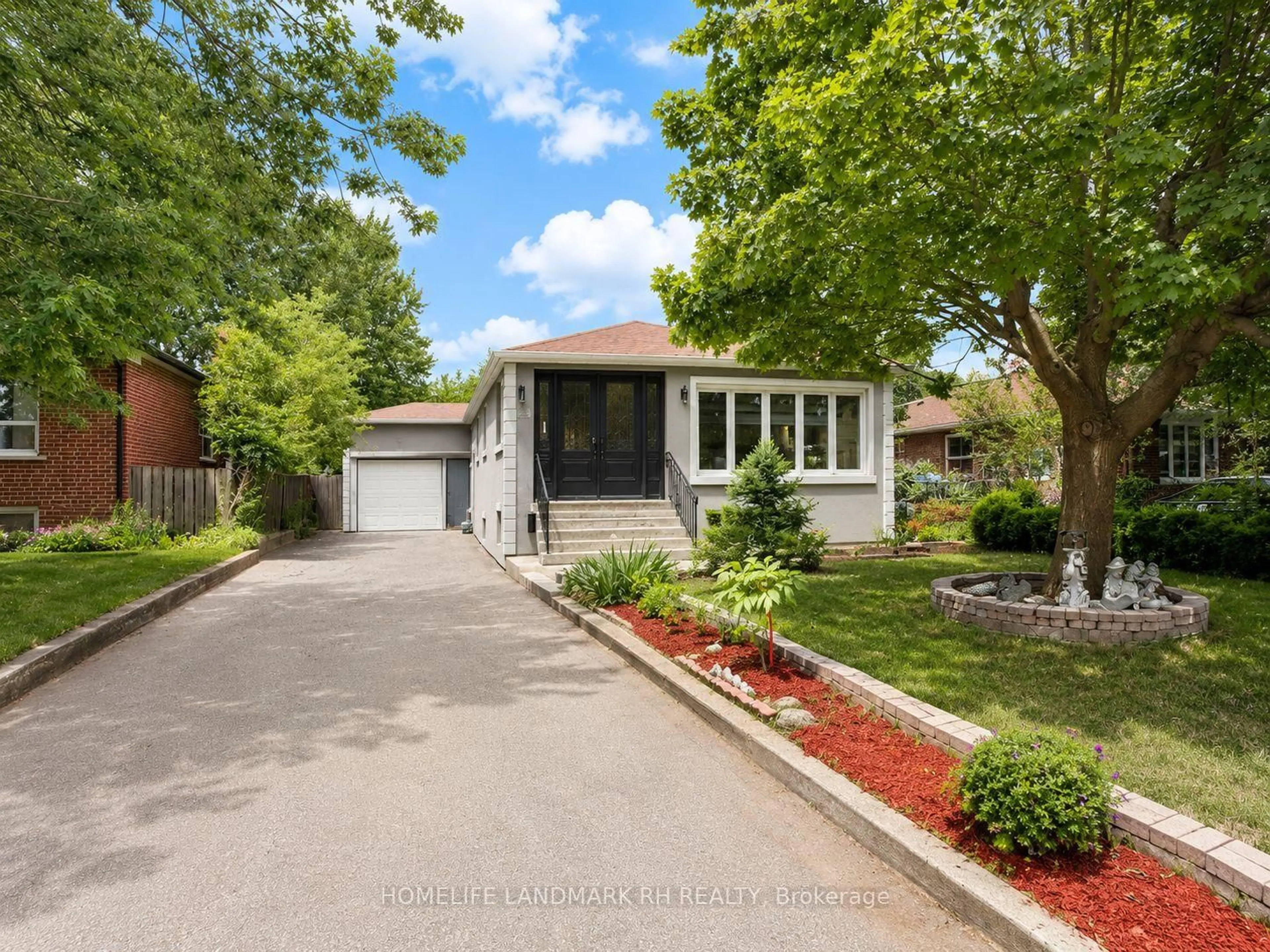 Home with brick exterior material, street for 321 Skopit Rd, Richmond Hill Ontario L4C 2Y9