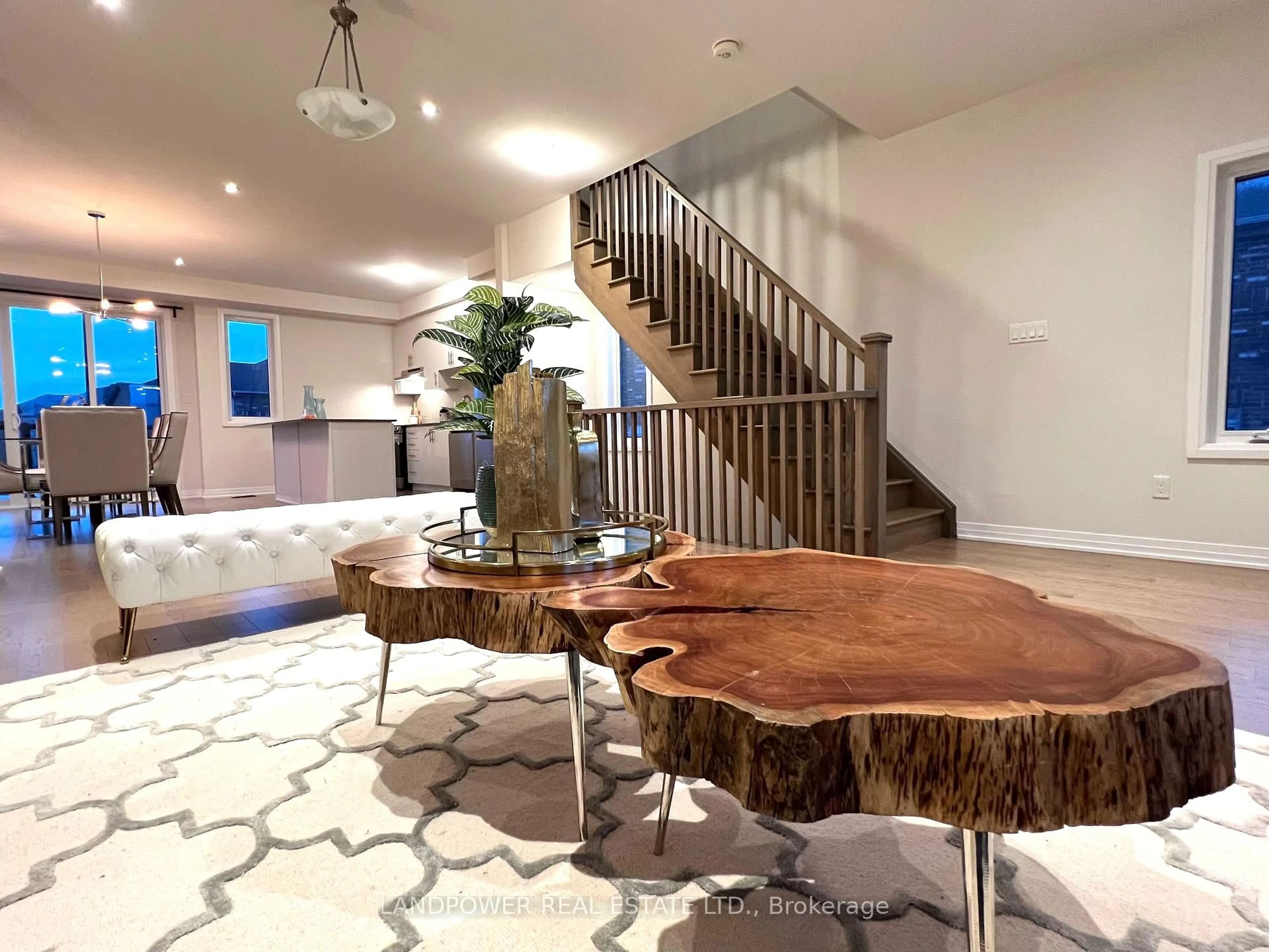 Indoor entryway for 1655 Bur Oak Ave, Markham Ontario L6E 0H8