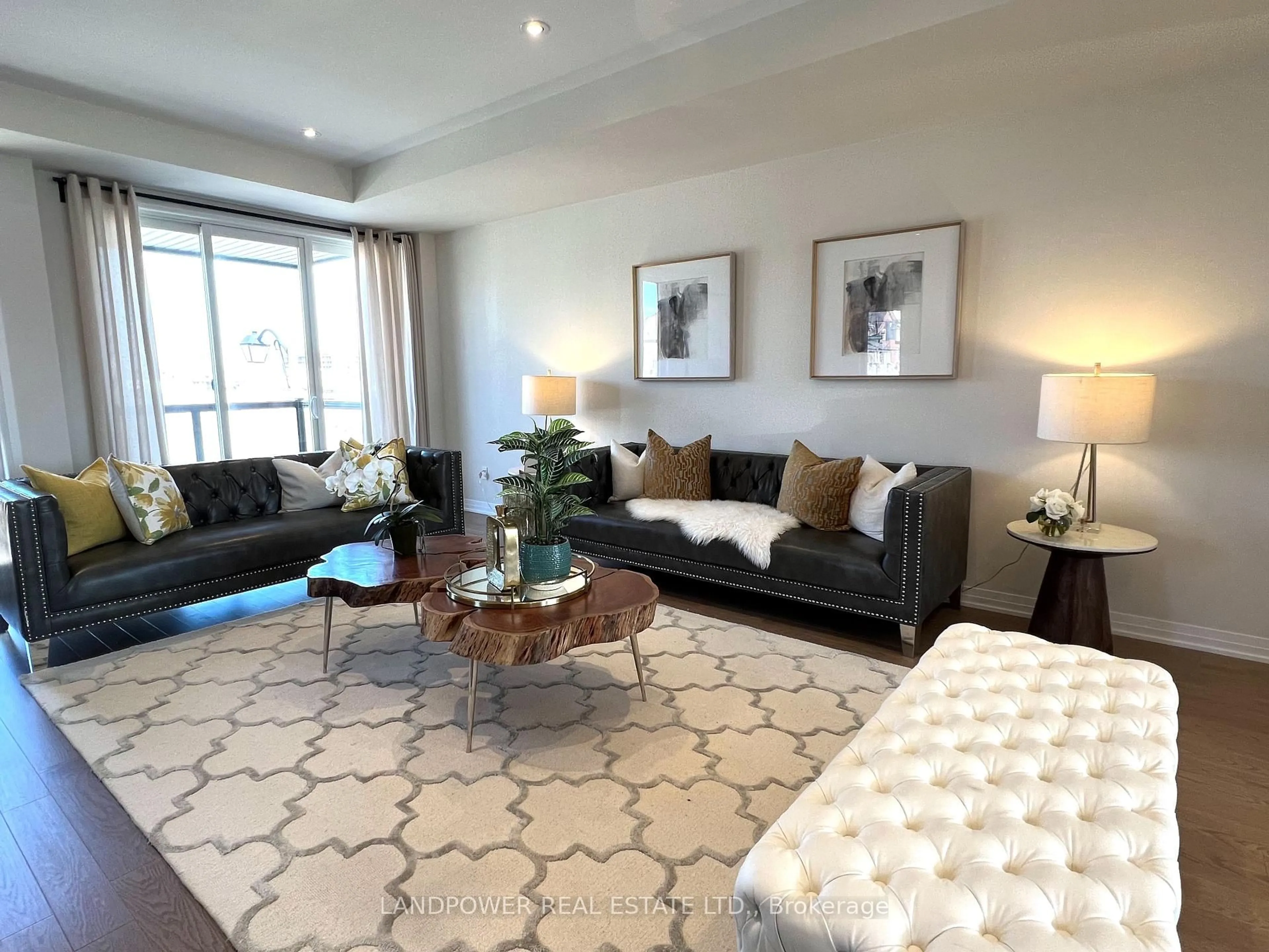 Living room with furniture, carpet floor for 1655 Bur Oak Ave, Markham Ontario L6E 0H8