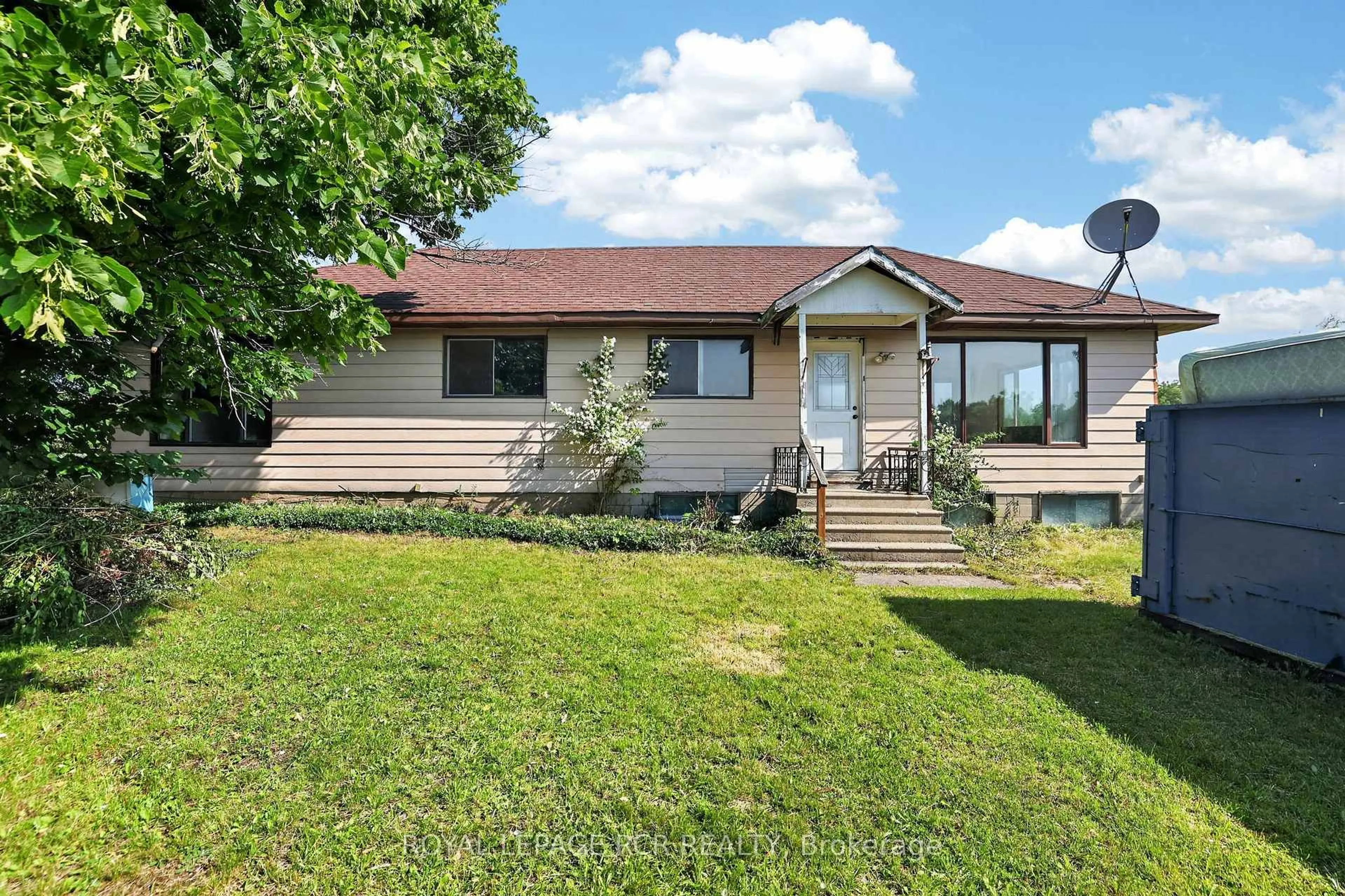 Home with vinyl exterior material, street for 6012 2nd Line, New Tecumseth Ontario L0G 1W0