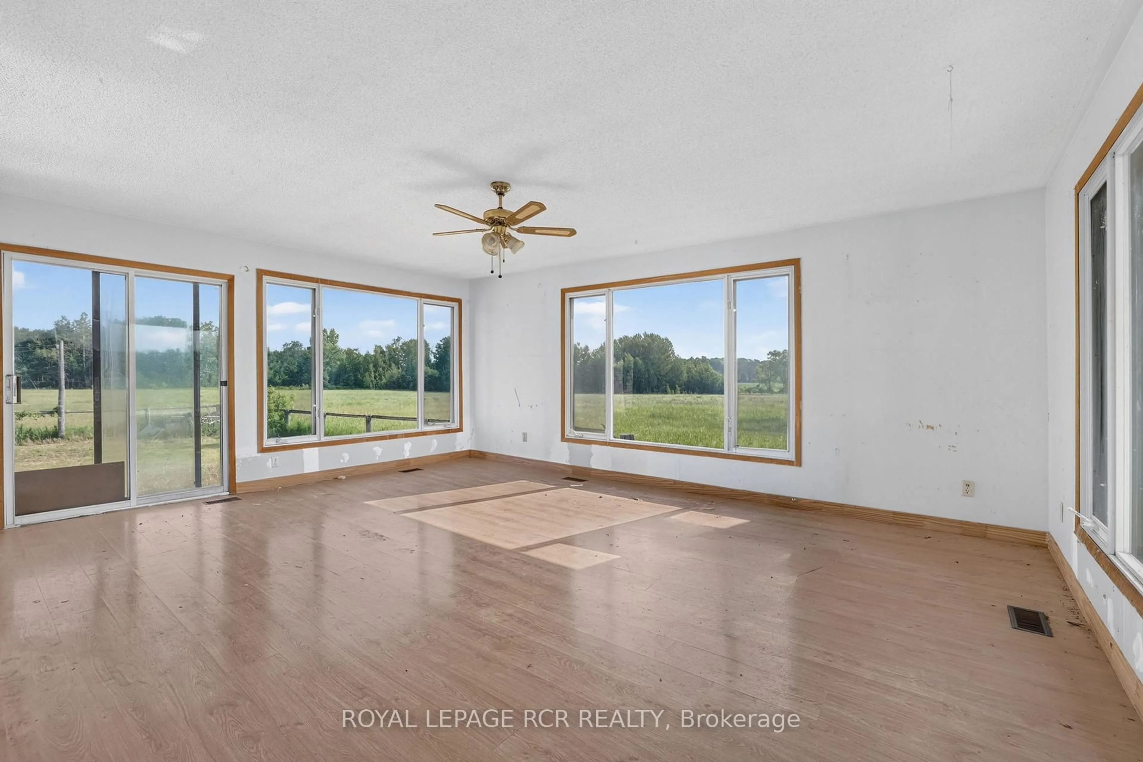 A pic of a room for 6012 2nd Line, New Tecumseth Ontario L0G 1W0
