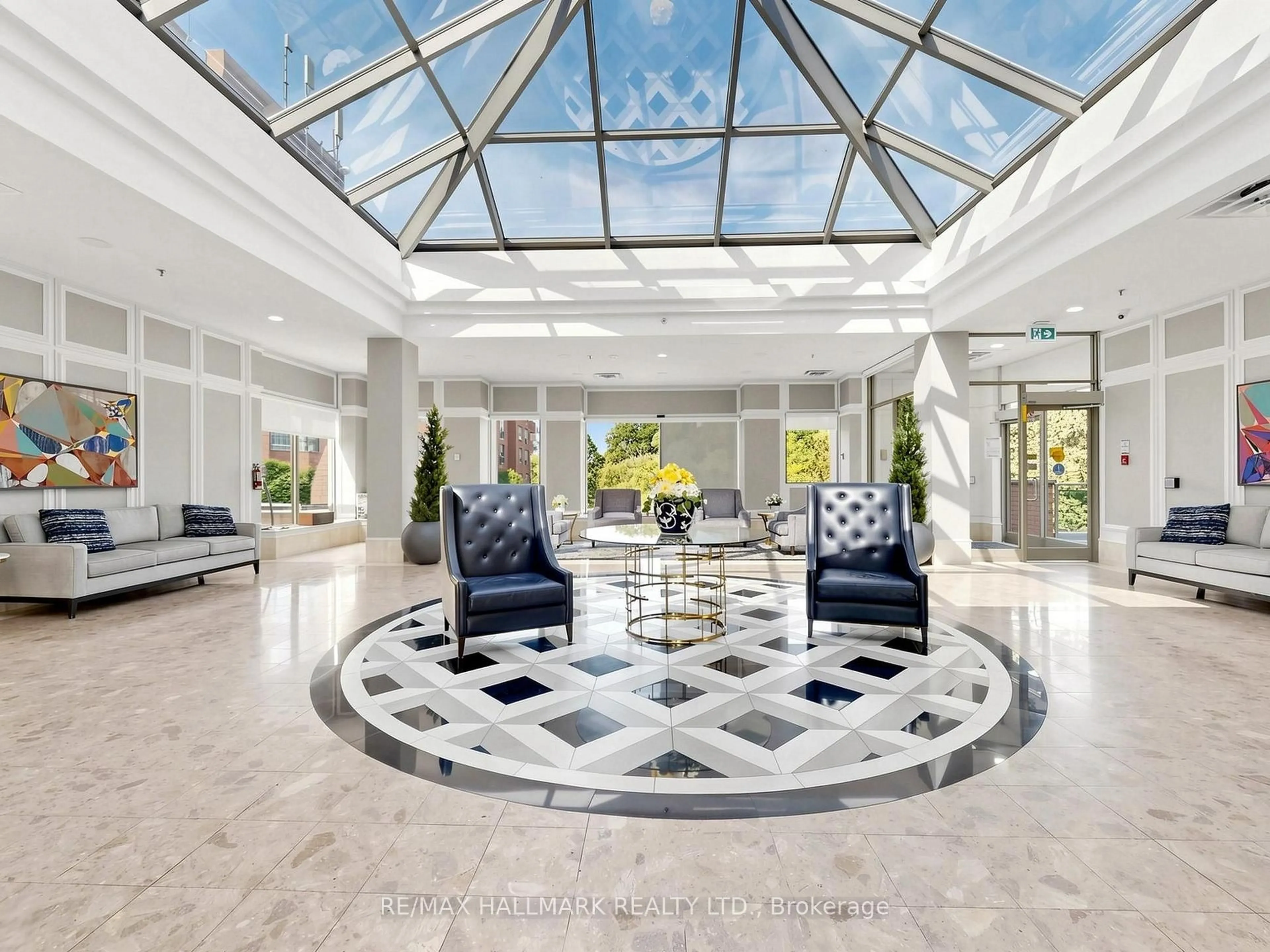 Lobby for 14924 Yonge St #302, Aurora Ontario L4G 6H7