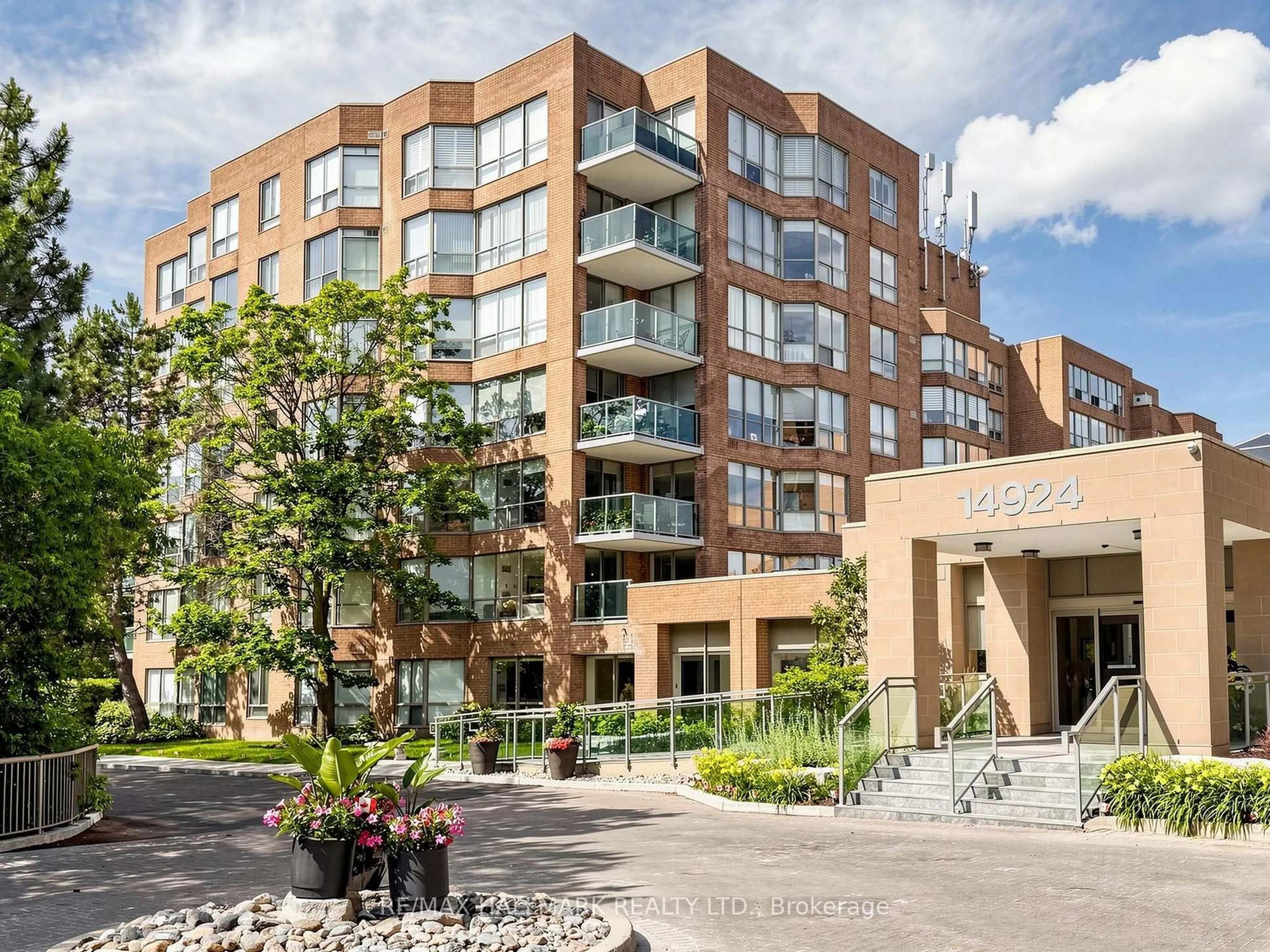Unknown for 14924 Yonge St #302, Aurora Ontario L4G 6H7