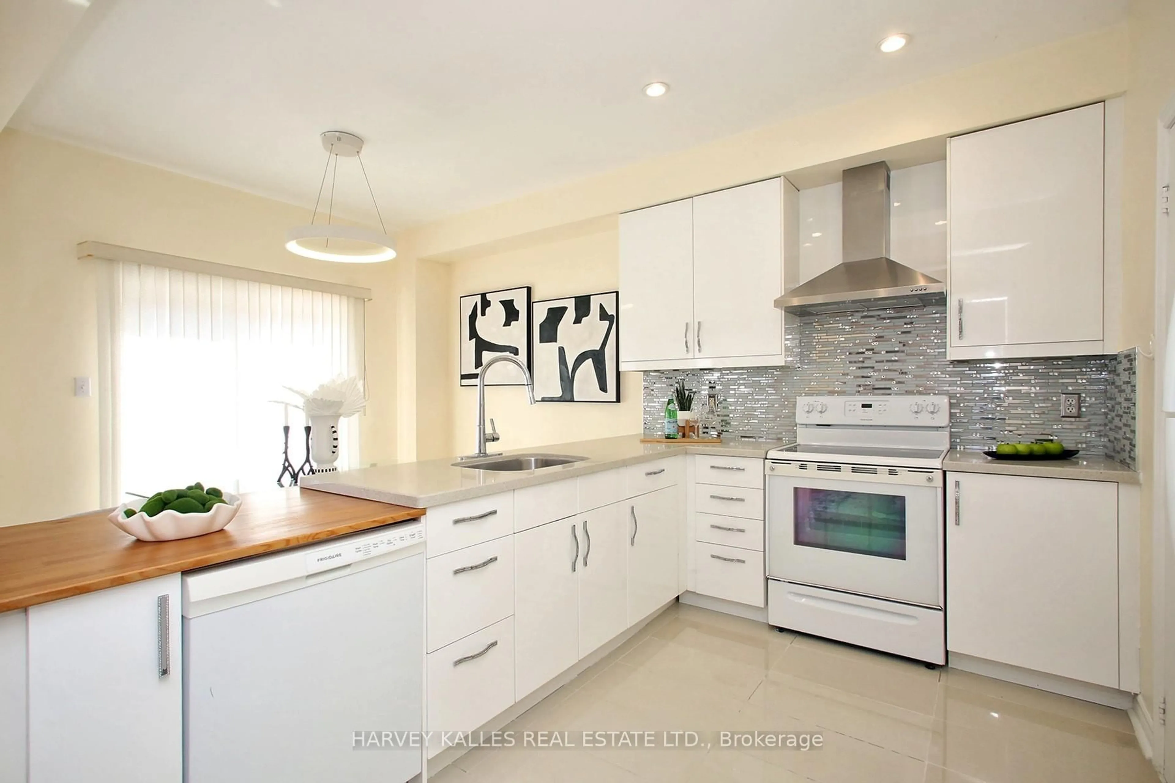 Contemporary kitchen, ceramic/tile floor for 71 Mcnally Way, Aurora Ontario L4G 7V2