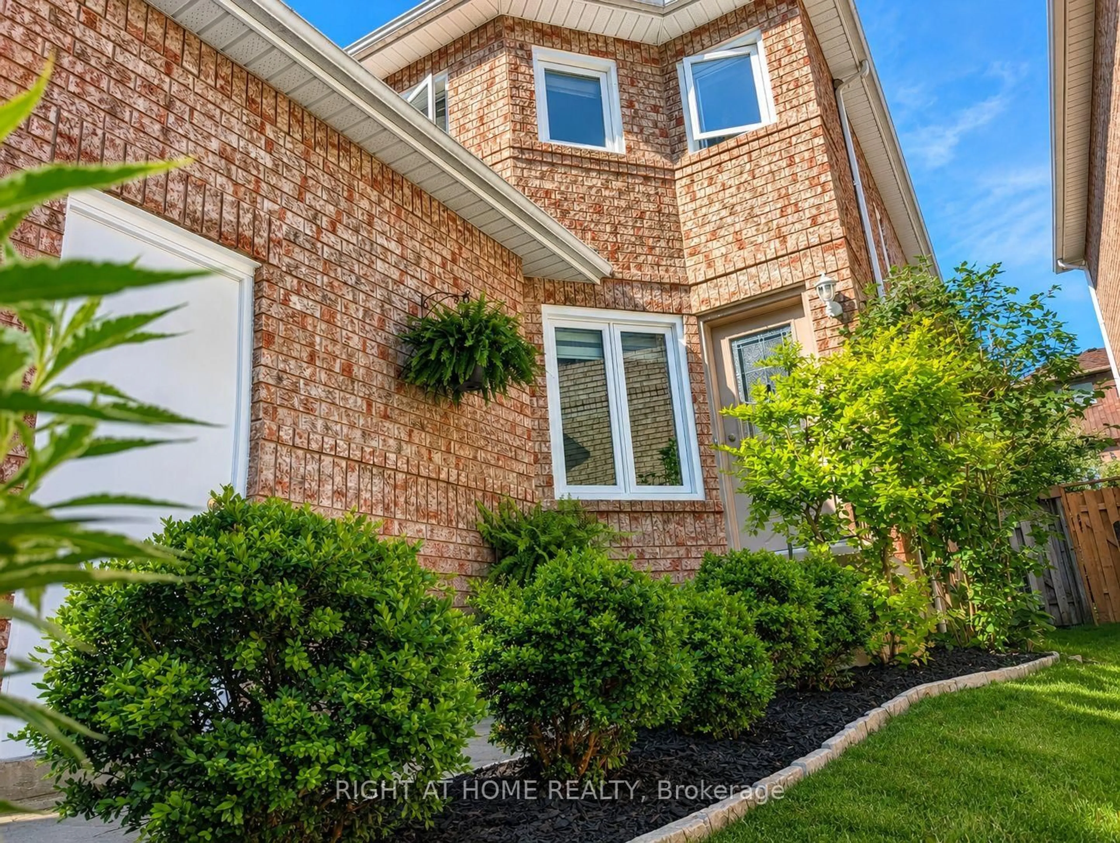 Home with brick exterior material, street for 267 Pinnacle Tr, Aurora Ontario L4G 7G4