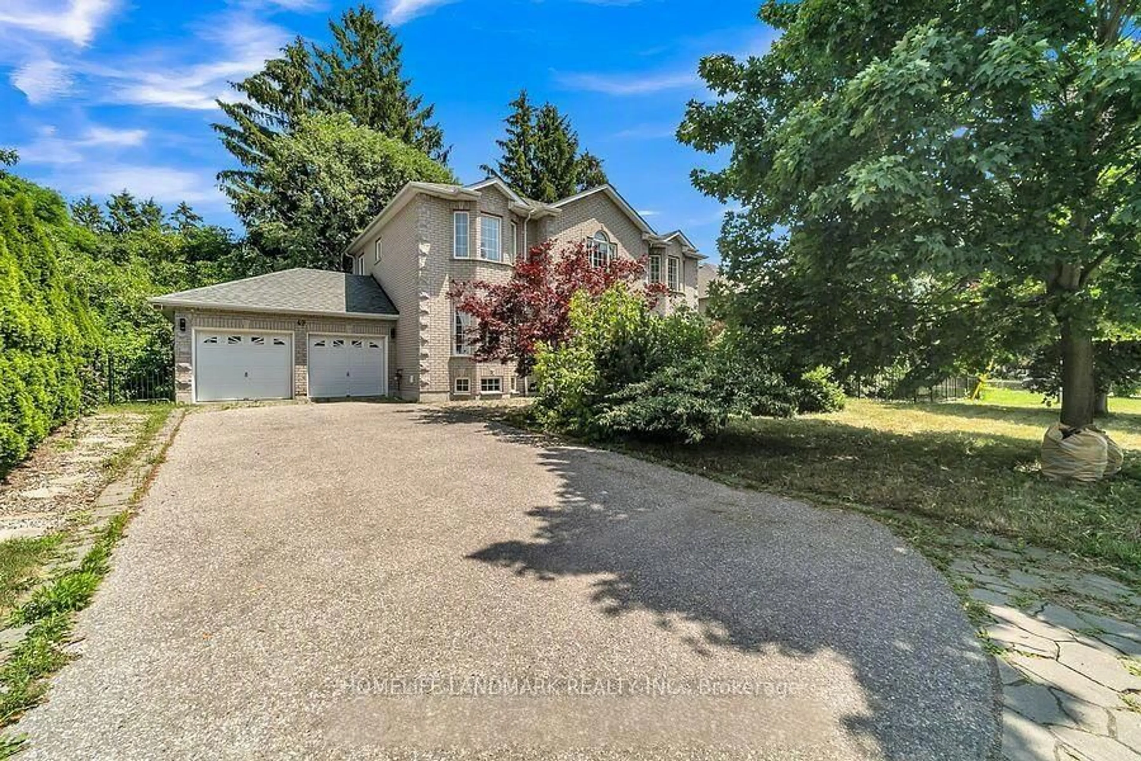 A pic from outside/outdoor area/front of a property/back of a property/a pic from drone, unknown for 49 Pearson Ave, Richmond Hill Ontario L4C 6T3
