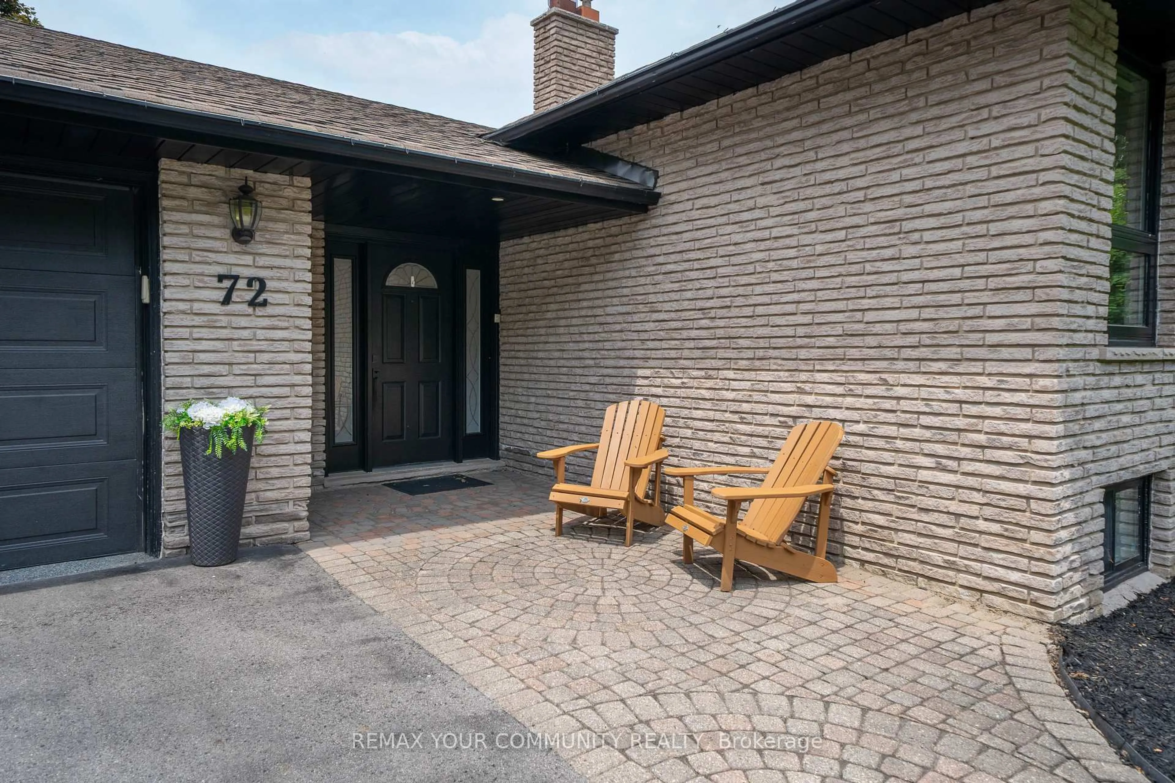 Unknown for 72 Cook Dr, King Ontario L7B 0E5