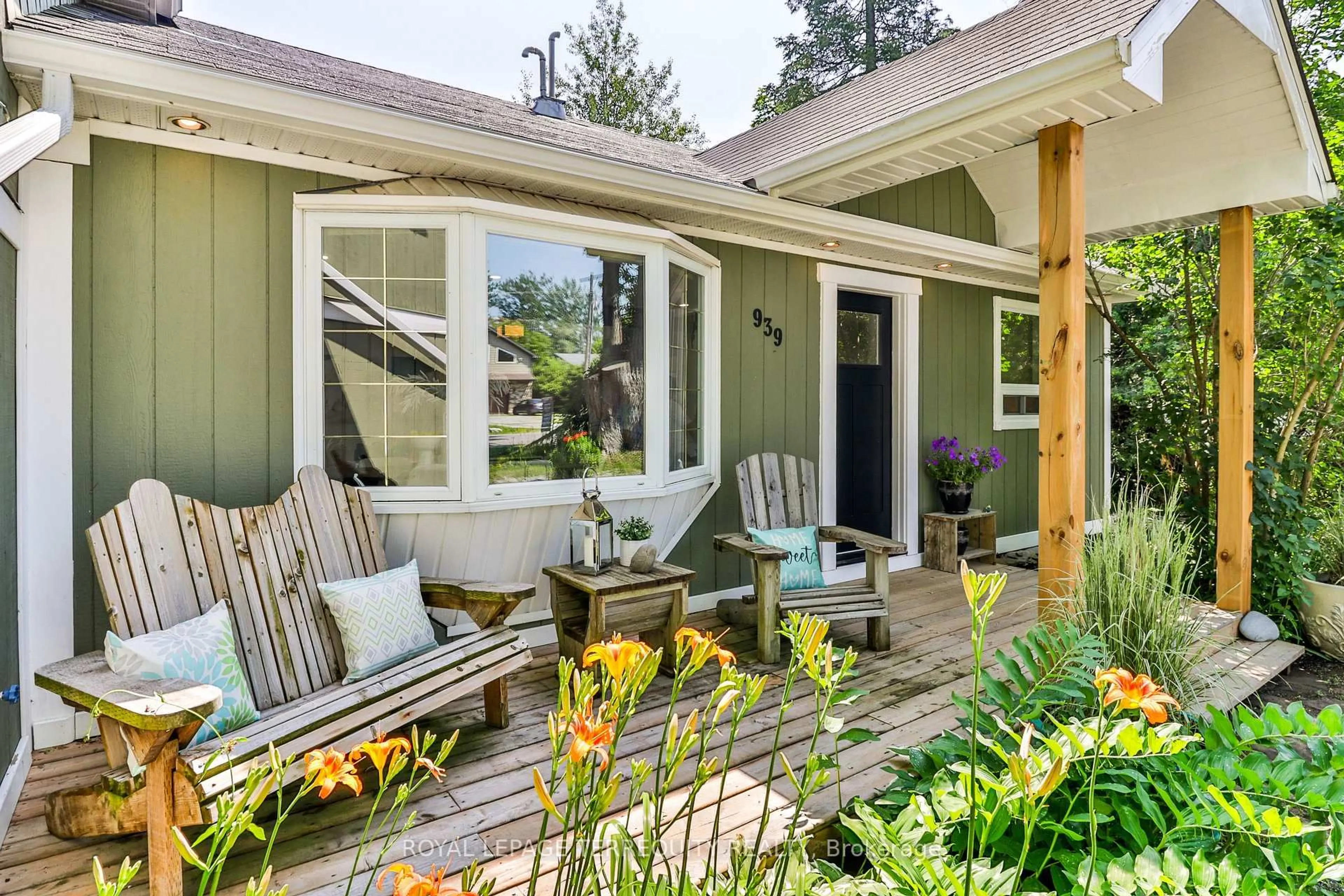 Patio, unknown for 939 Corner Ave, Innisfil Ontario L0L 1W0
