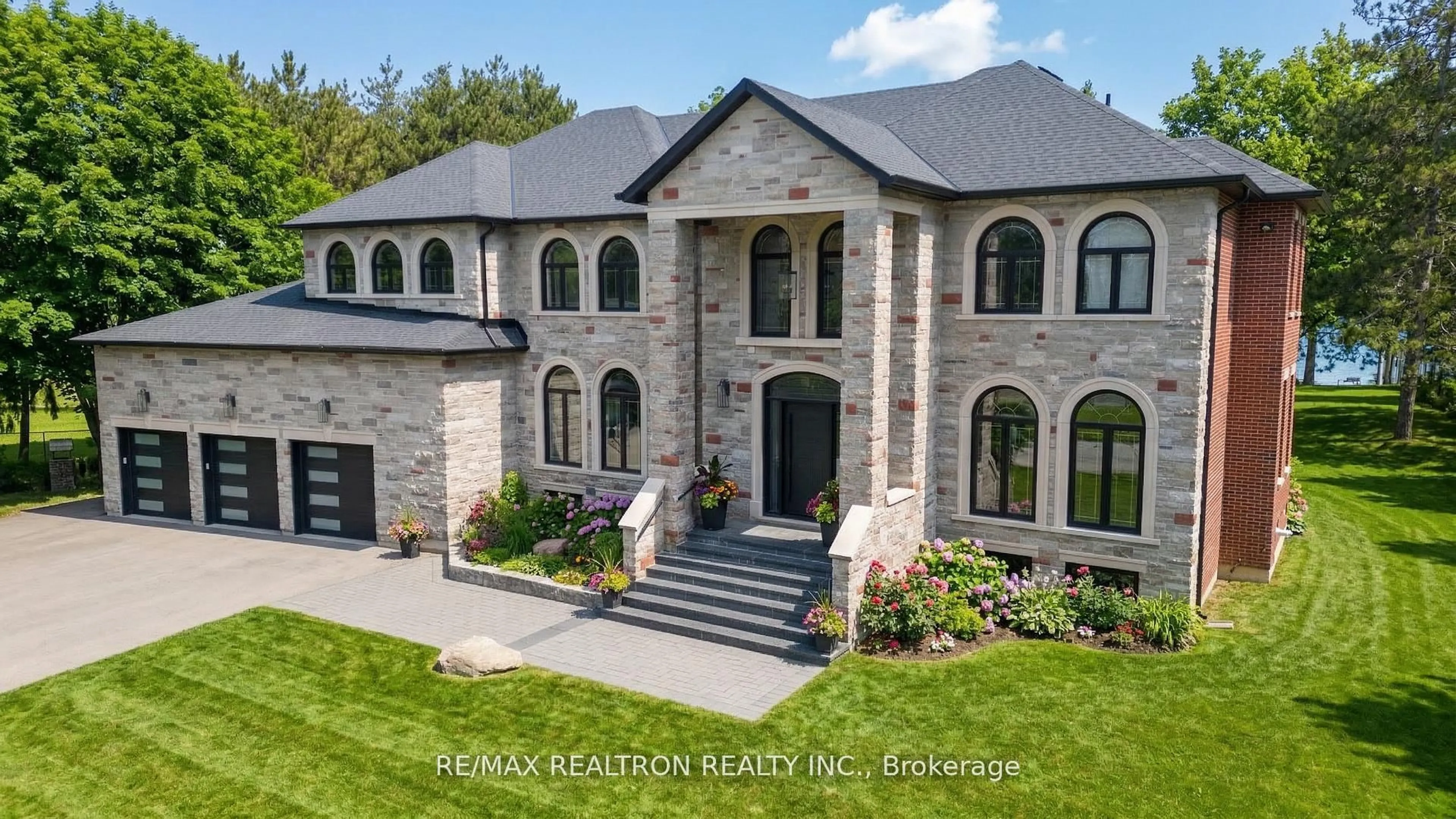 Home with brick exterior material, building for 14705 Jane St, King Ontario L7B 1A3