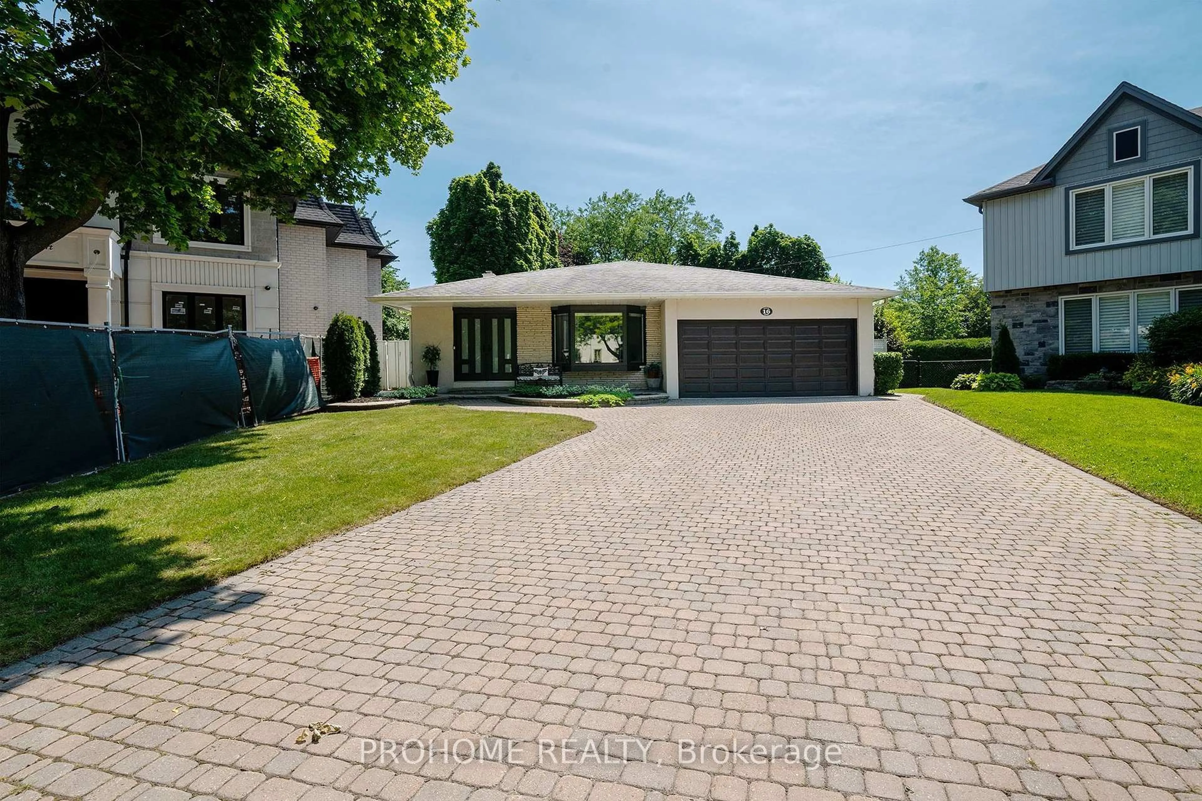 A pic from outside/outdoor area/front of a property/back of a property/a pic from drone, street for 16 Tuscay Crt, Markham Ontario L3R 1V1
