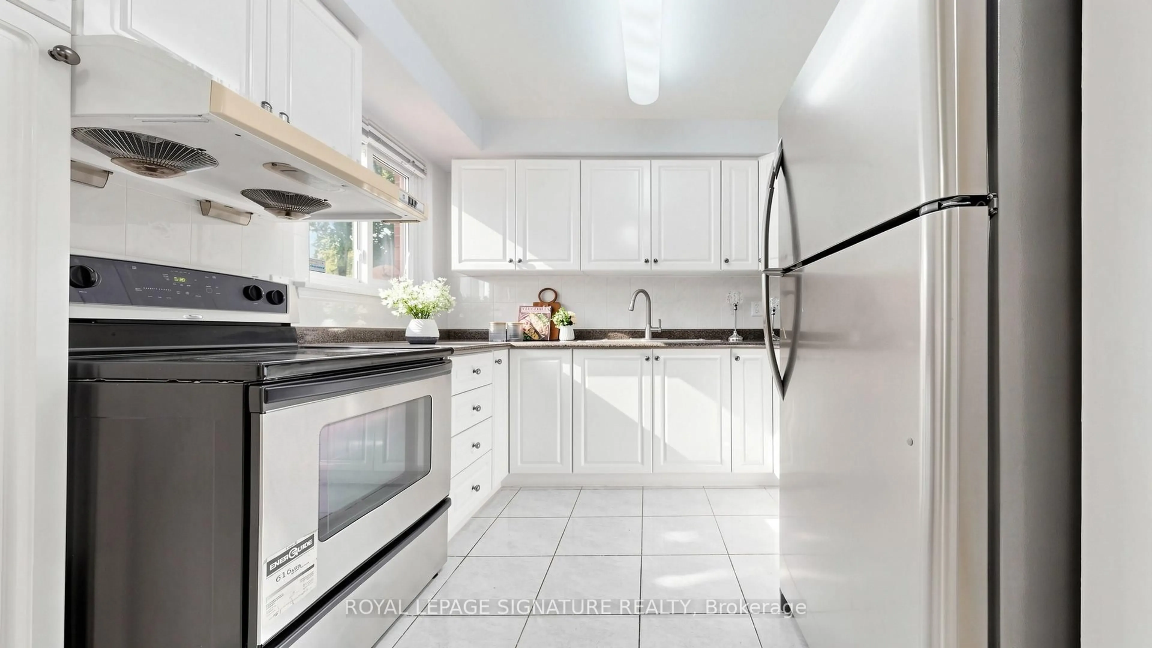 Standard kitchen, ceramic/tile floor for 12 Linton Crt, Markham Ontario L3T 5M9