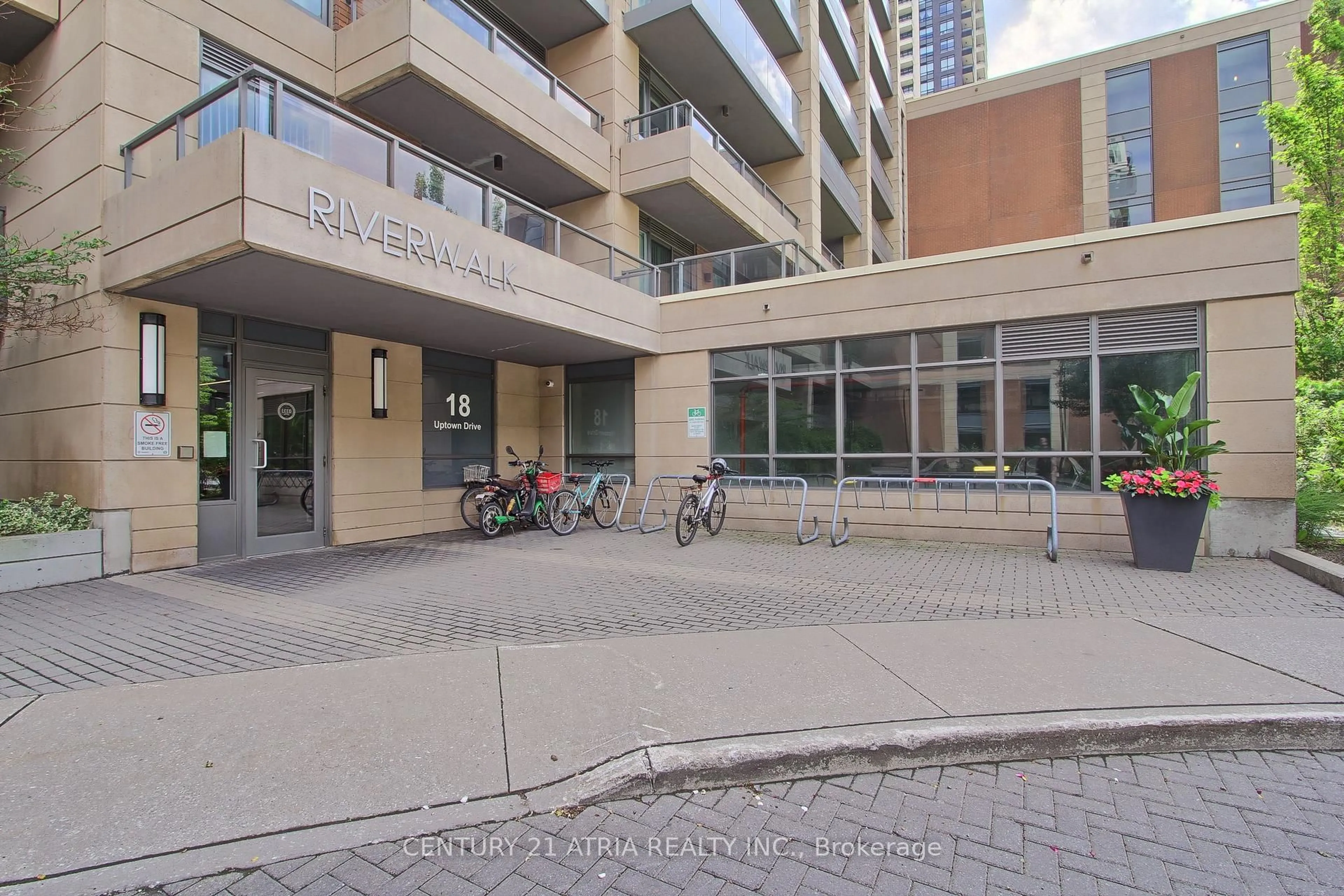 Patio, street for 18 Uptown Dr #223, Markham Ontario L3R 5M5