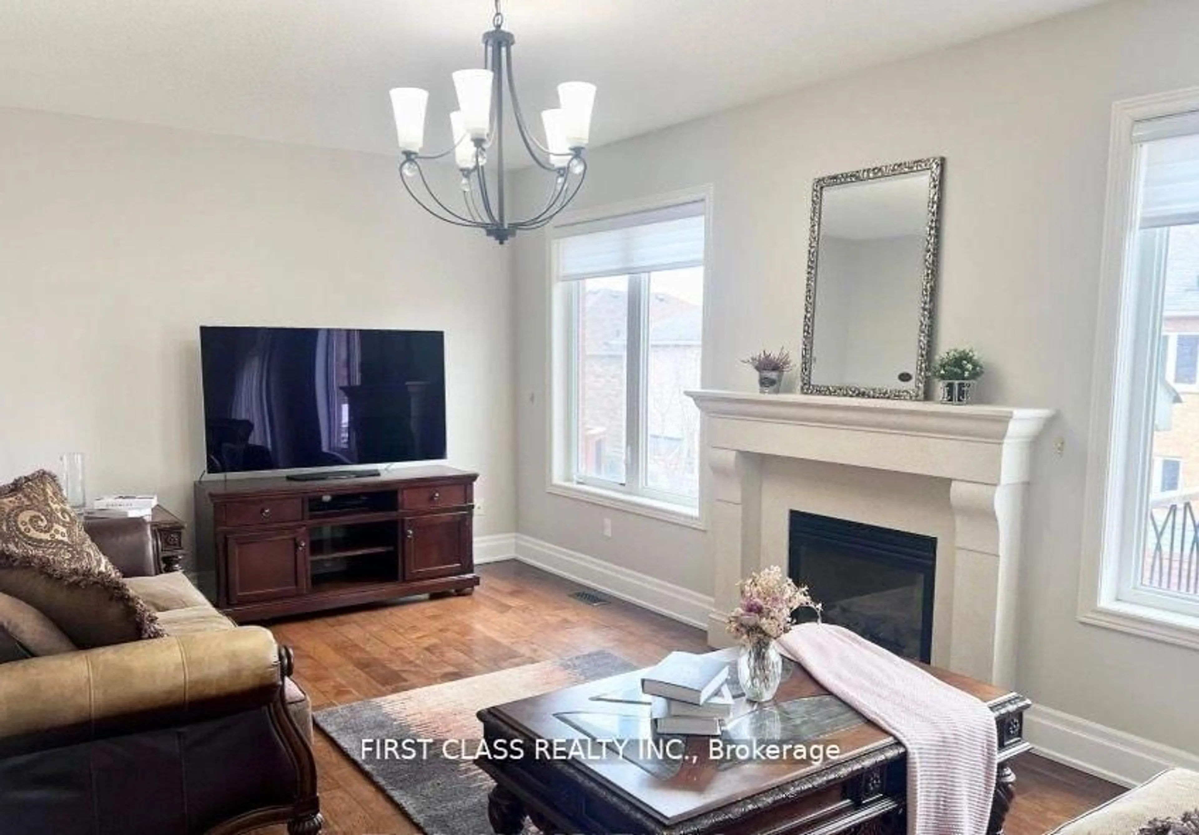 Living room with furniture, wood/laminate floor for 9 Wiley Ave, Richmond Hill Ontario L4S 0C6