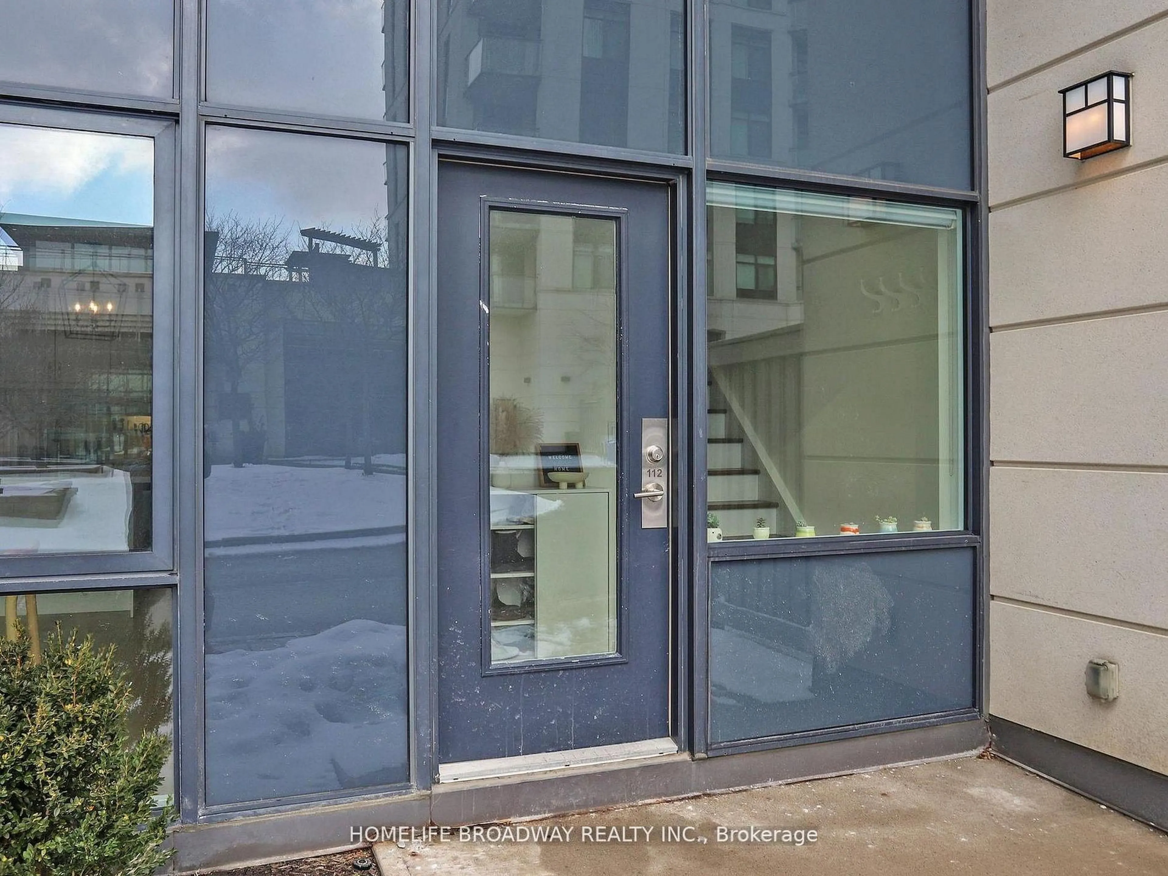 Indoor entryway for 24 Woodstream Blvd #112, Vaughan Ontario L4L 8C4