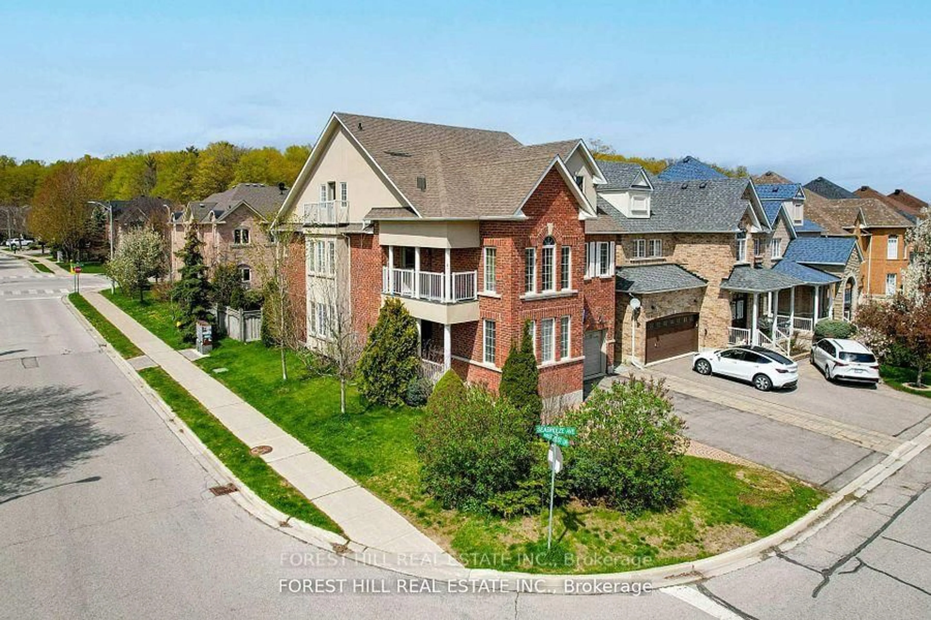 A pic from outside/outdoor area/front of a property/back of a property/a pic from drone, mountain view for 92 Seabreeze Ave, Vaughan Ontario L4J 8T7