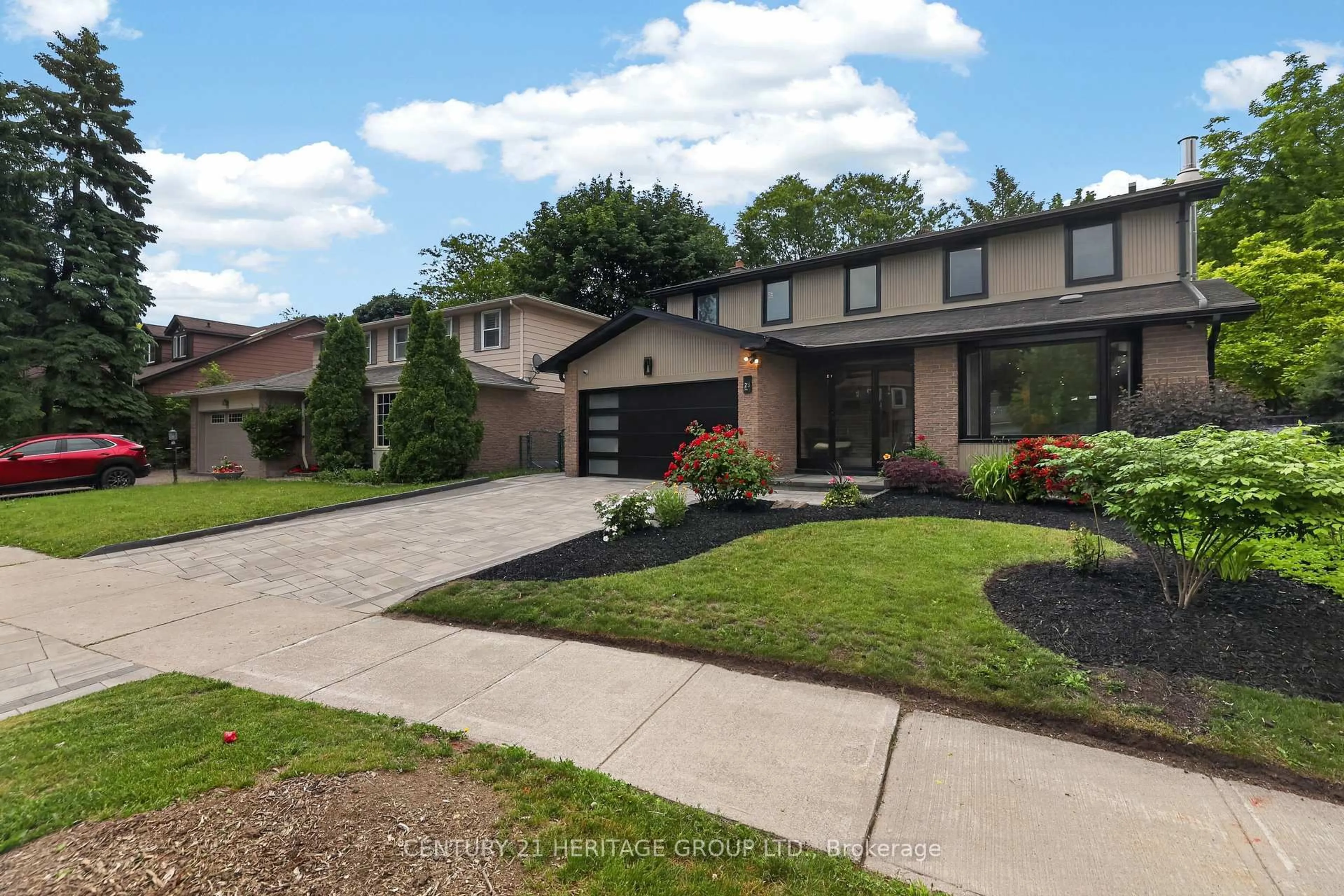 Home with brick exterior material, street for 28 Innis Cres, Richmond Hill Ontario L4C 5K2