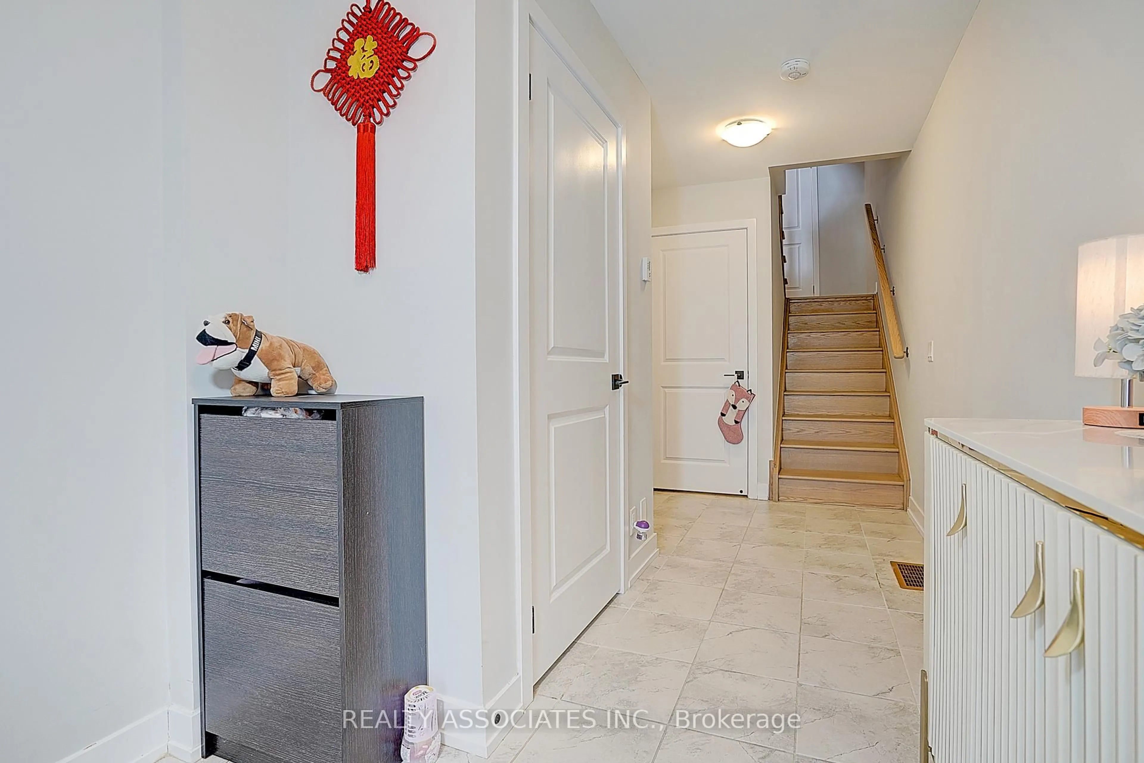 Indoor entryway for 4 Gilbert Wright Ave, Markham Ontario L6C 3J5