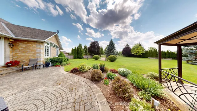 35 Golfview Blvd, Bradford West Gwillimbury 5